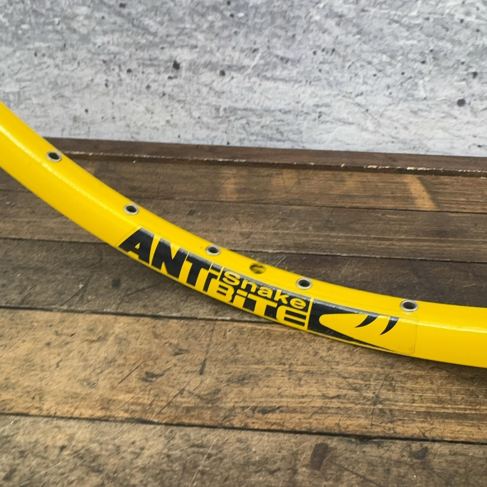 Vuelta Excalibur 26in Rim Yellow 36h Disc 36 Hole MTB Anti Snake Bite 559×19