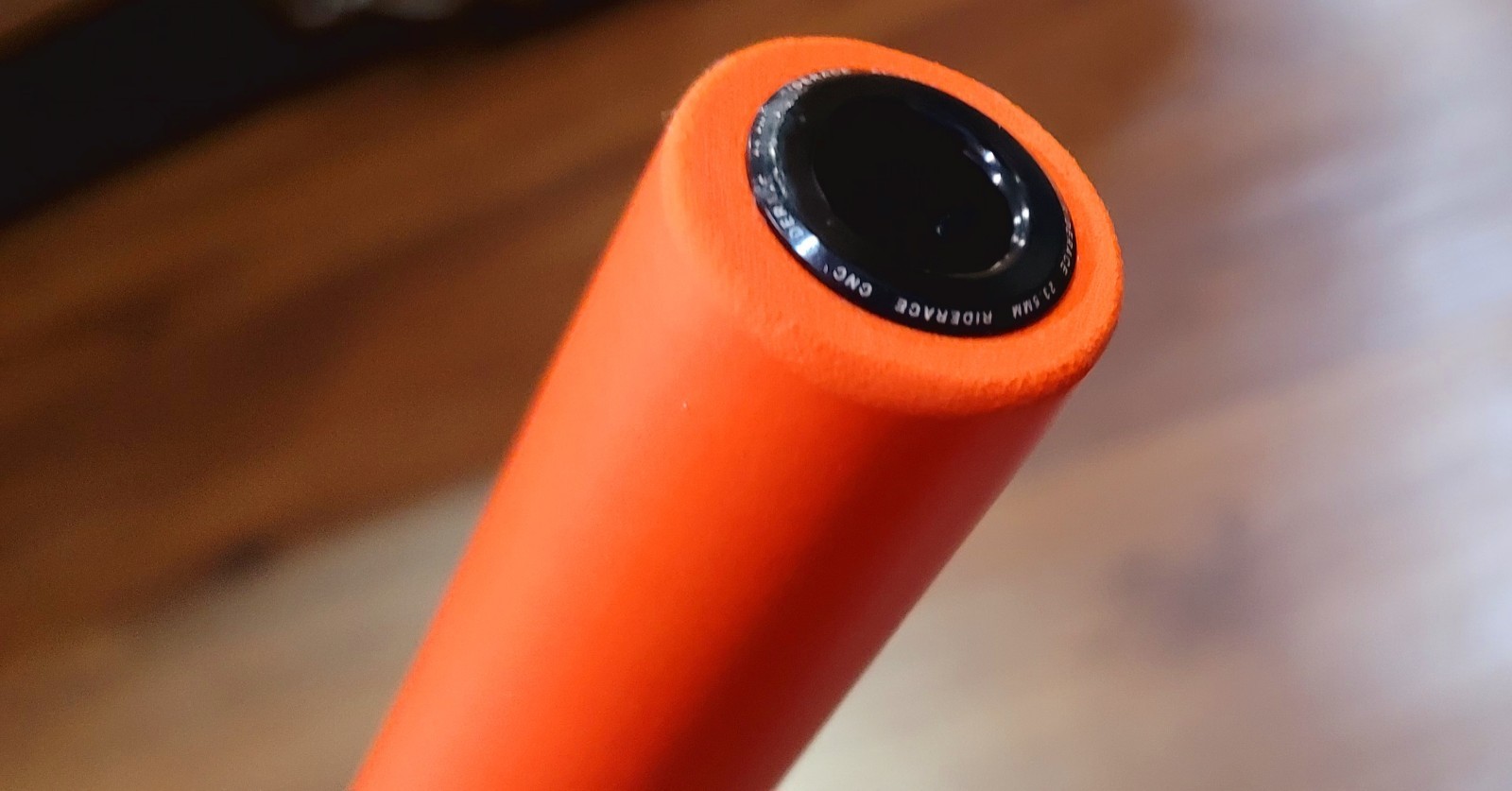 Bontrager Comp MTB 15mm Riser Handlebar 31.8/22.2mm 75cm/9° Backswep Orange Grip