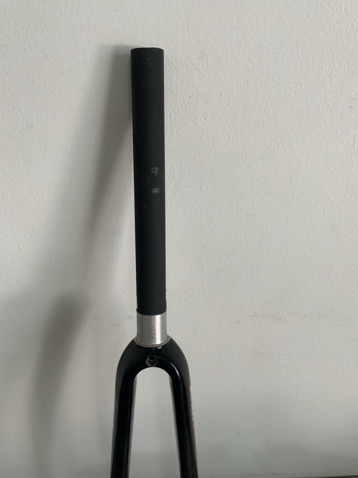 WEYLESS CARBON FORK 700C 1 1/8 INCH THREADLESS 267 MM TUBE 520 GRAMS