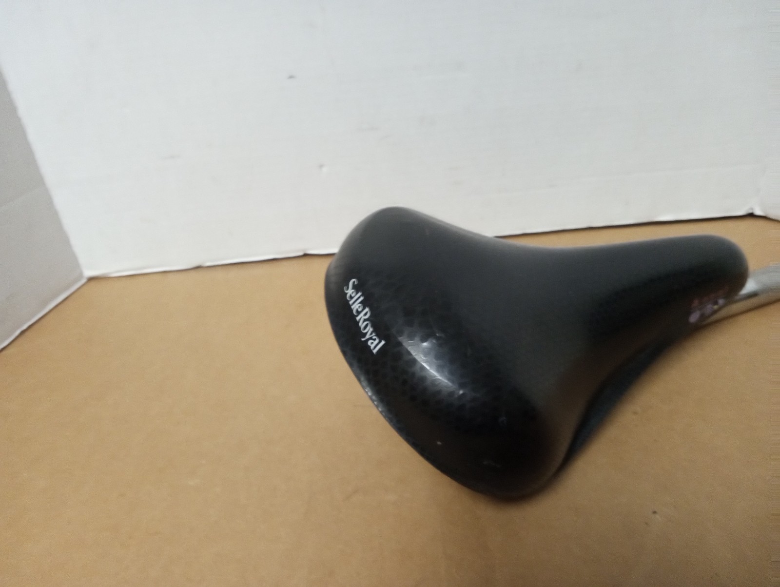 Selle Royal Bike Seat w/ post – Royal Gel – See Description