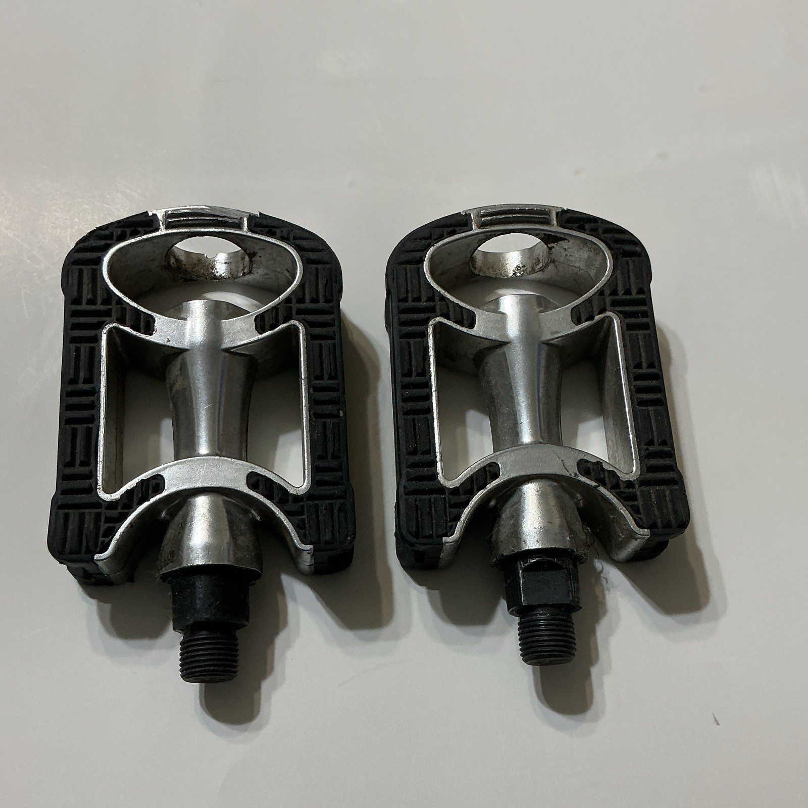Black/Silver Flat Platform Bike Pedals w/ Orange Reflectors, Aluminum/metal
