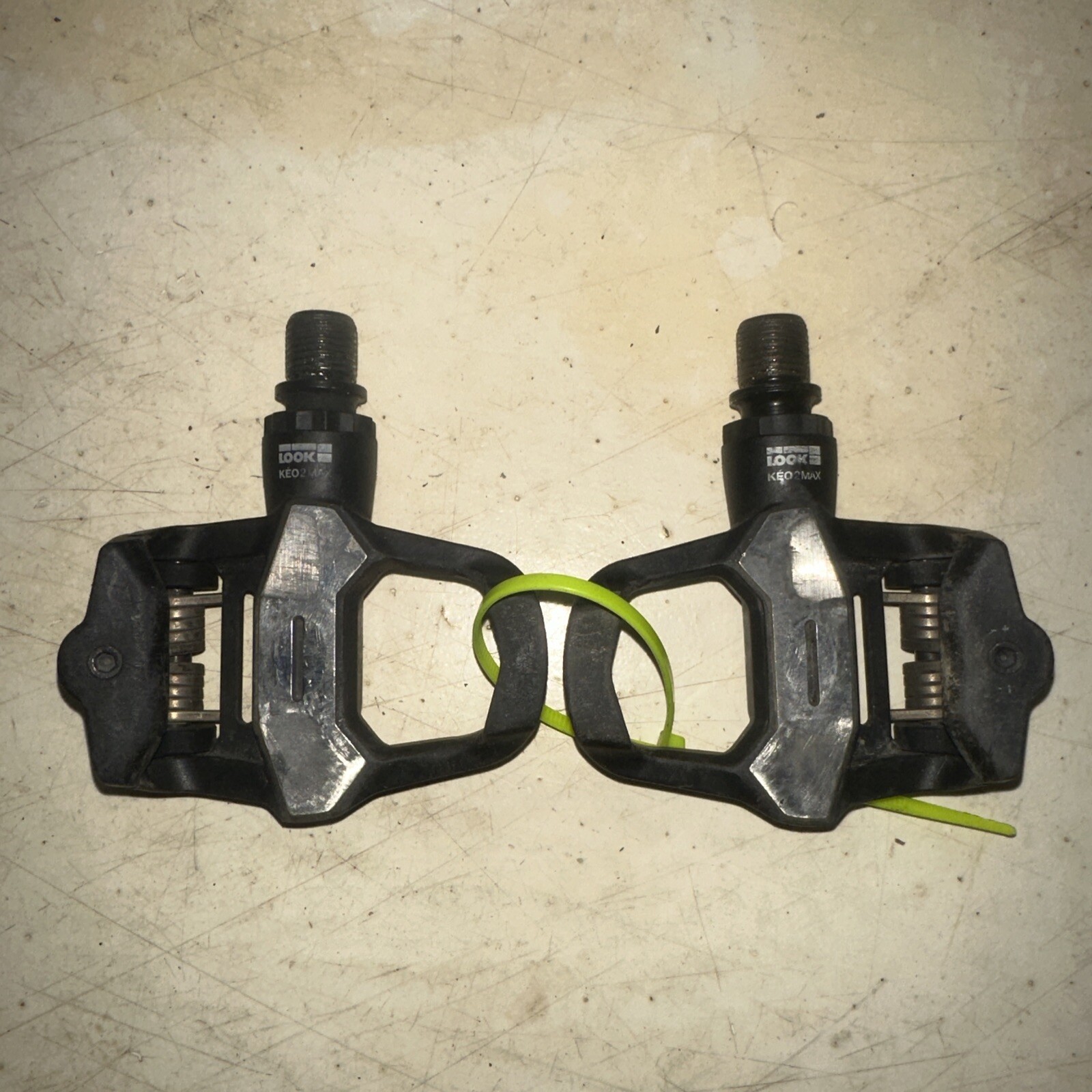 LOOK Keo 2 MAX Pedals Pair Clipless Road Black Composite Body Road Tri Light