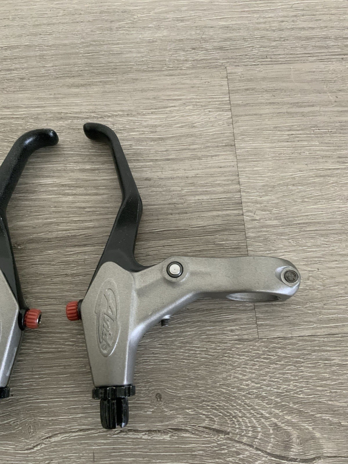 AVID SPEED DIAL BRAKE LEVERS SET OF (2) 22.2 MM CLAMP GRAY