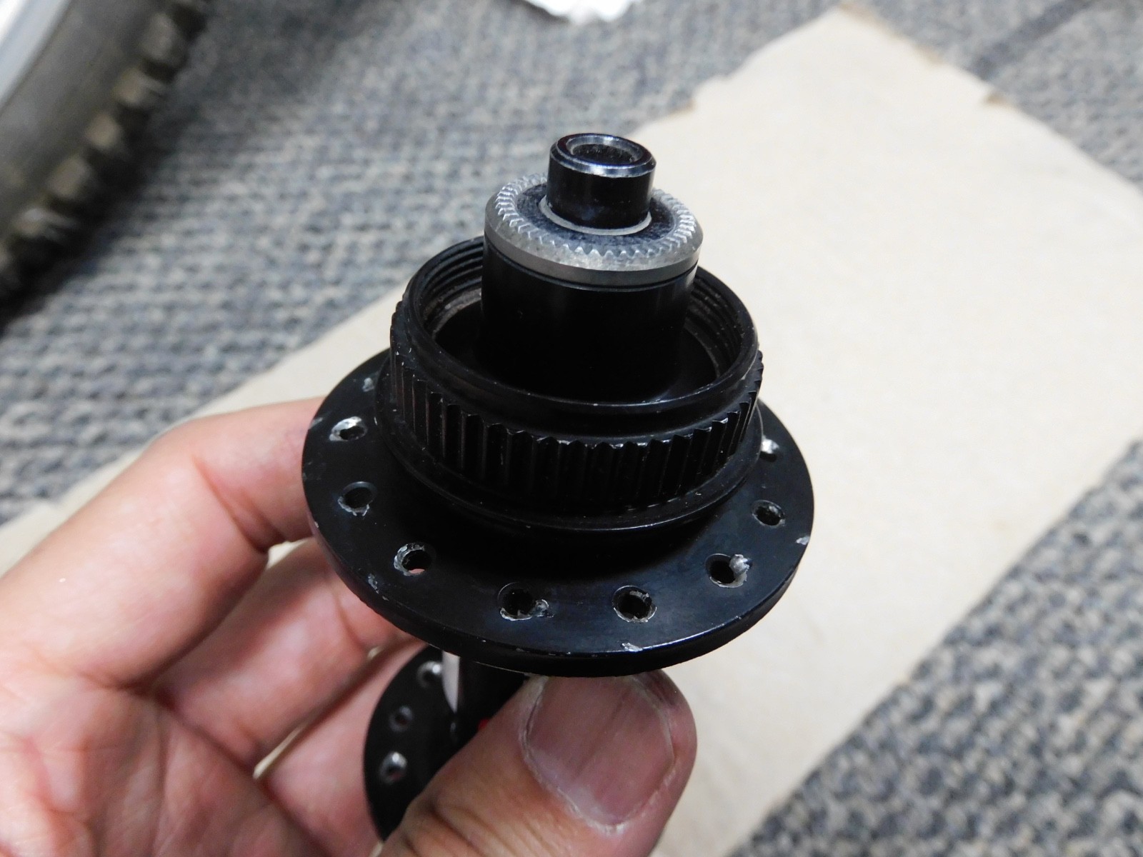 DT Swiss 190 ceramic hub, Front (used)