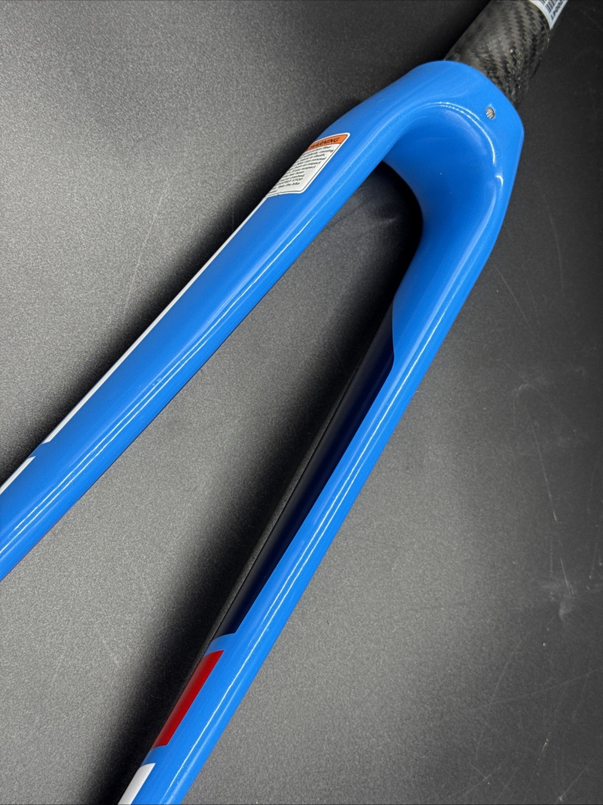 TREK Bontrager DOMANE Carbon Disc Fork Blue 48mm Rake Tapered 262mm Steerer