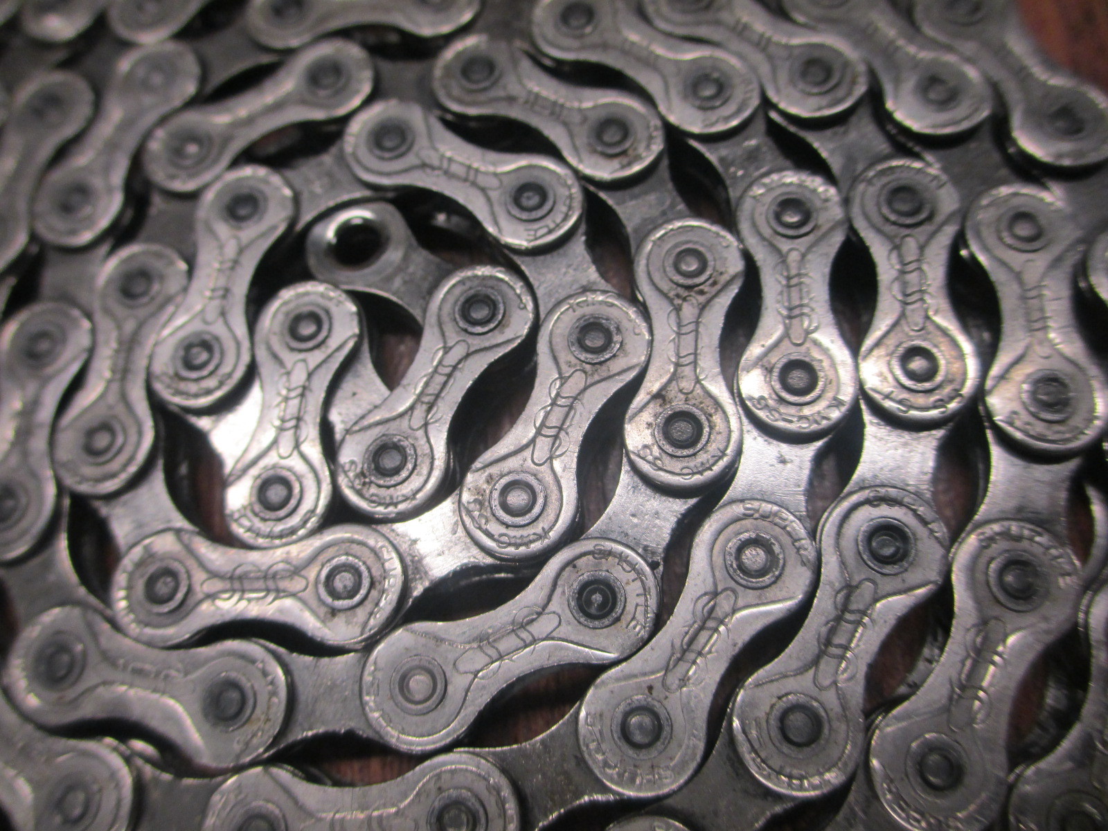 KMC SS SUPER SHUTTLE CHAIN 106 LINKS