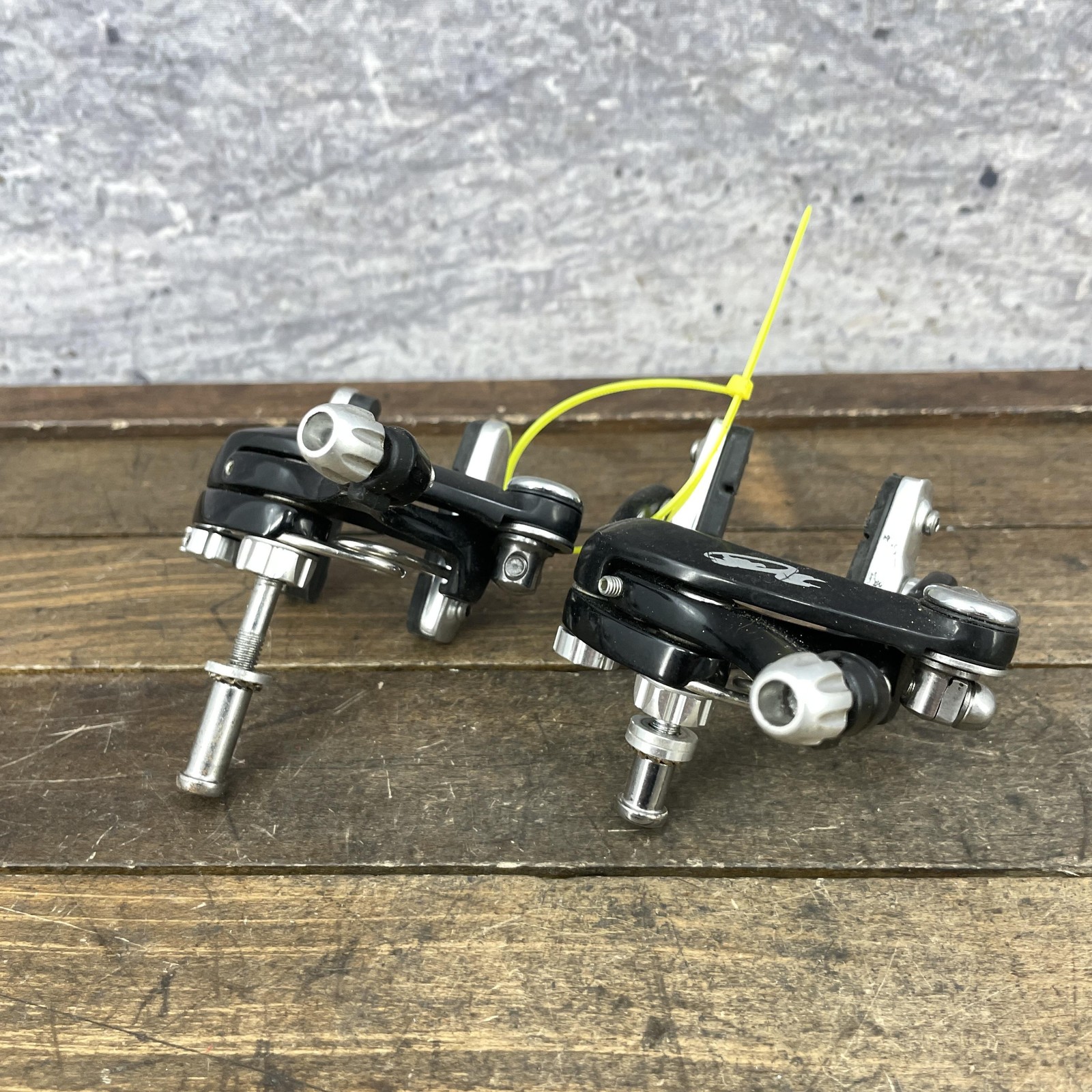 Road Bike Dual Pivot Caliper Brake Set Black Side Pull F/R Road Racing Pads Pair