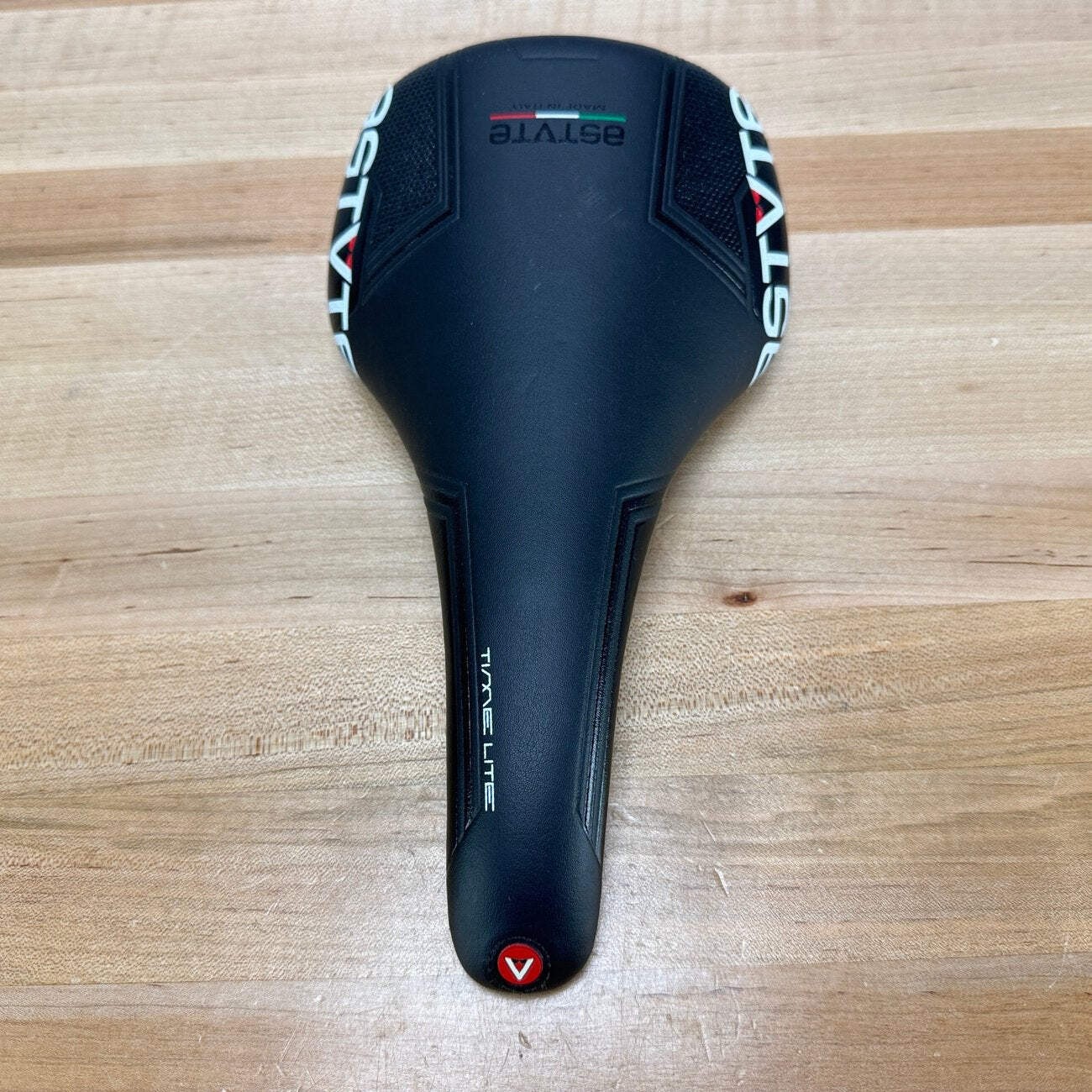 Low Mile! Astute Time Lite 7x9mm Carbon Rails 138mm Bike Saddle 189g