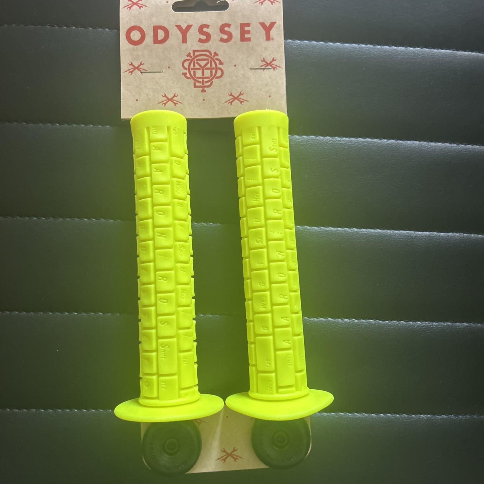 Odyssey Keyboard V1 Grips with Flange – FLO Yellow | Durable BMX Freestyle Bike