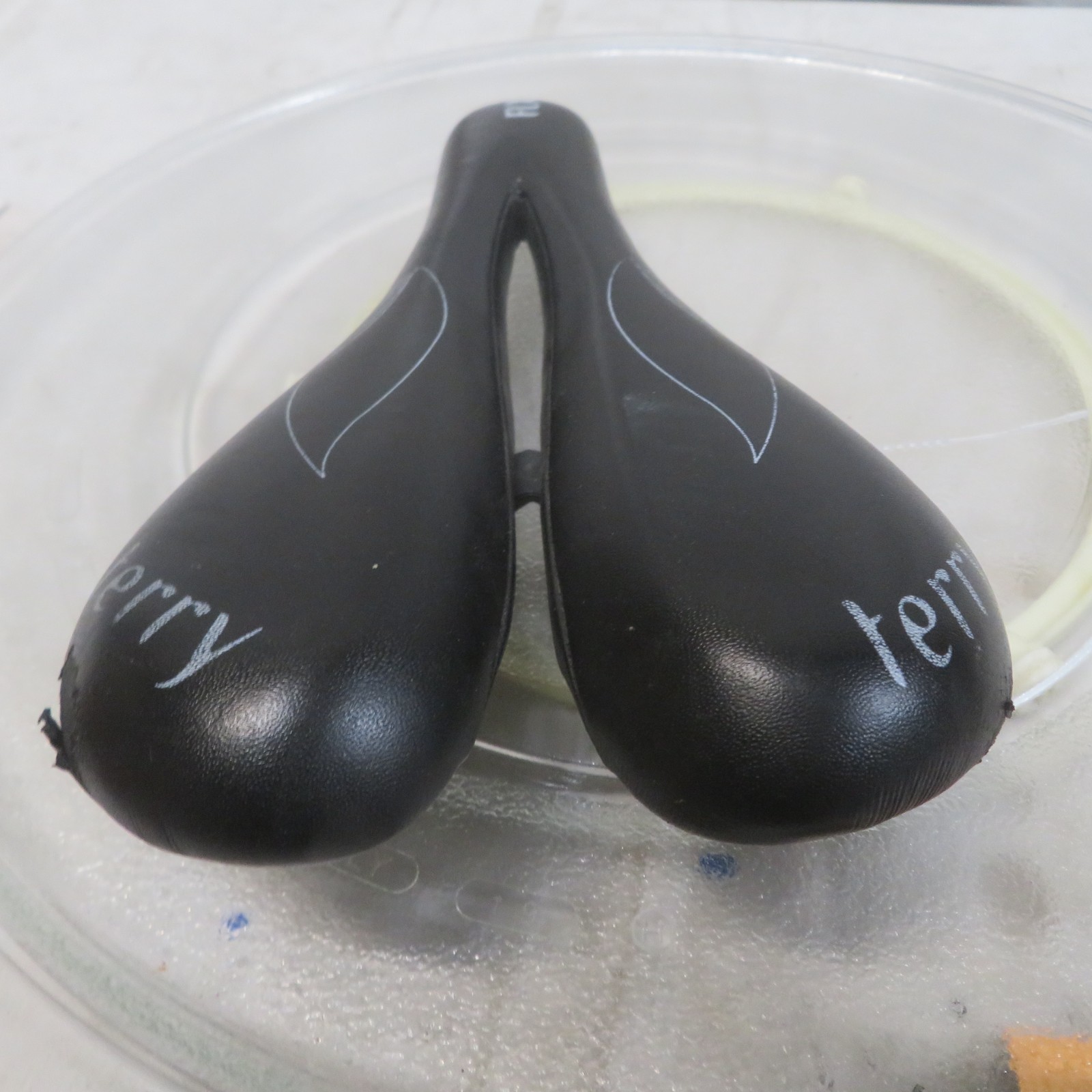 Terry FLX Women’s Split Engineering Manganese Rails Racing Bicycle Seat Saddle