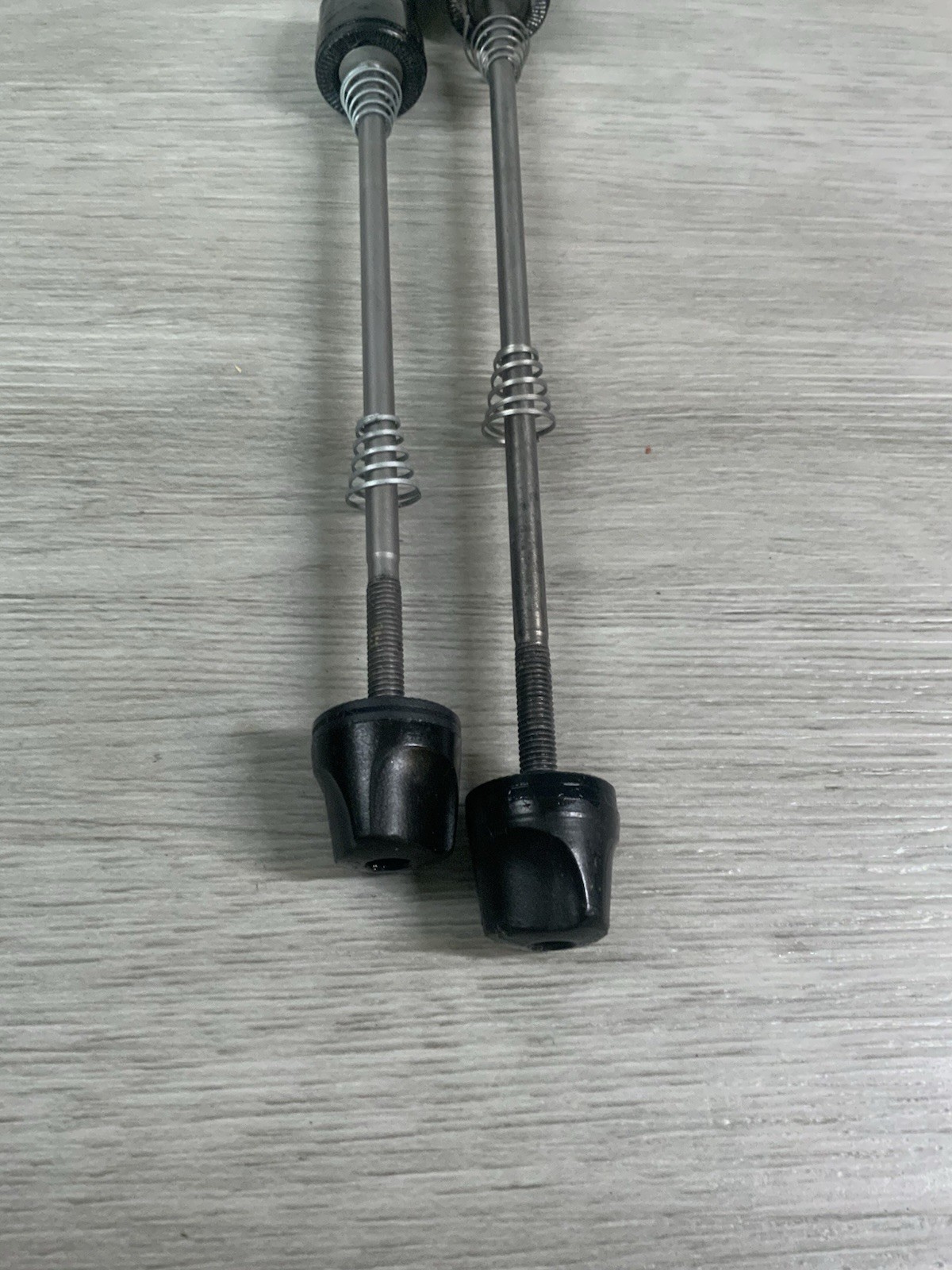 MAVIC KSYRIUM QUICK RELEASE SKEWER SET 100-130 MM SPACING 124 GRAMS