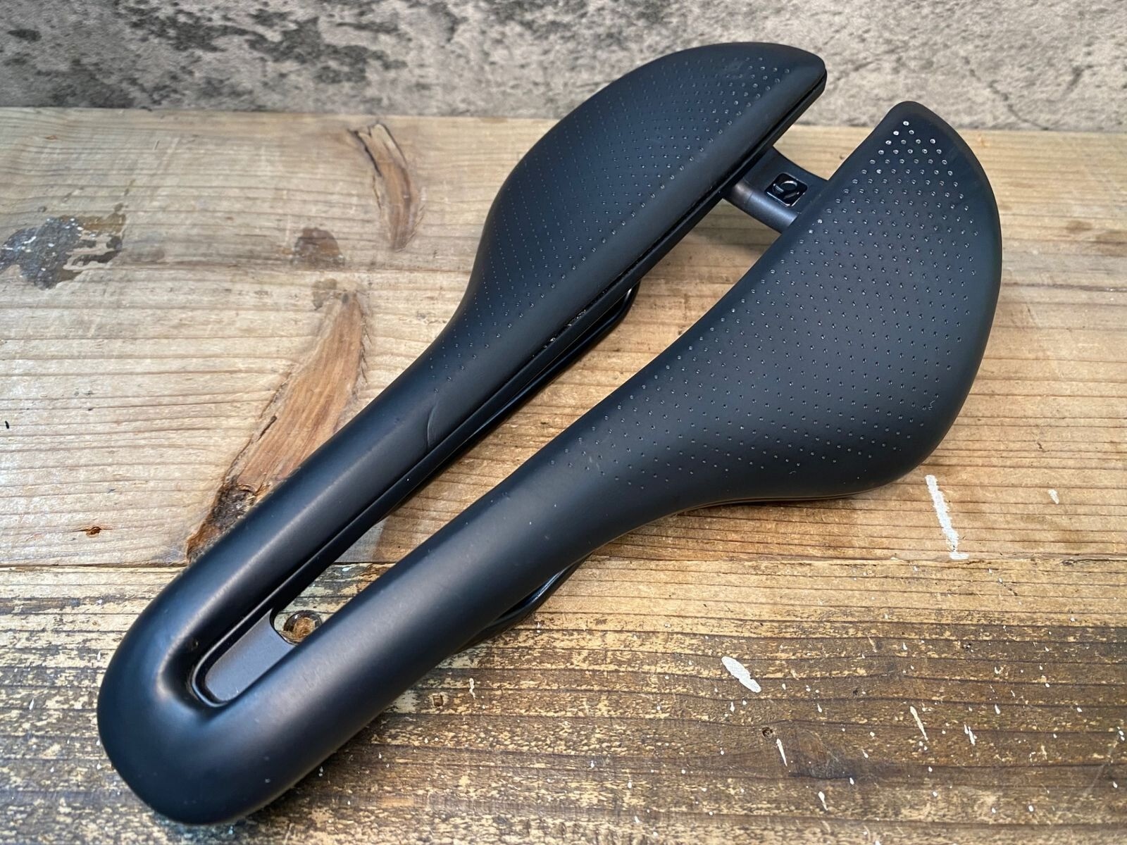 BONTRAGER AEOLUS ELITE Saddle Black 145mm 227g AUSTAIN Rails