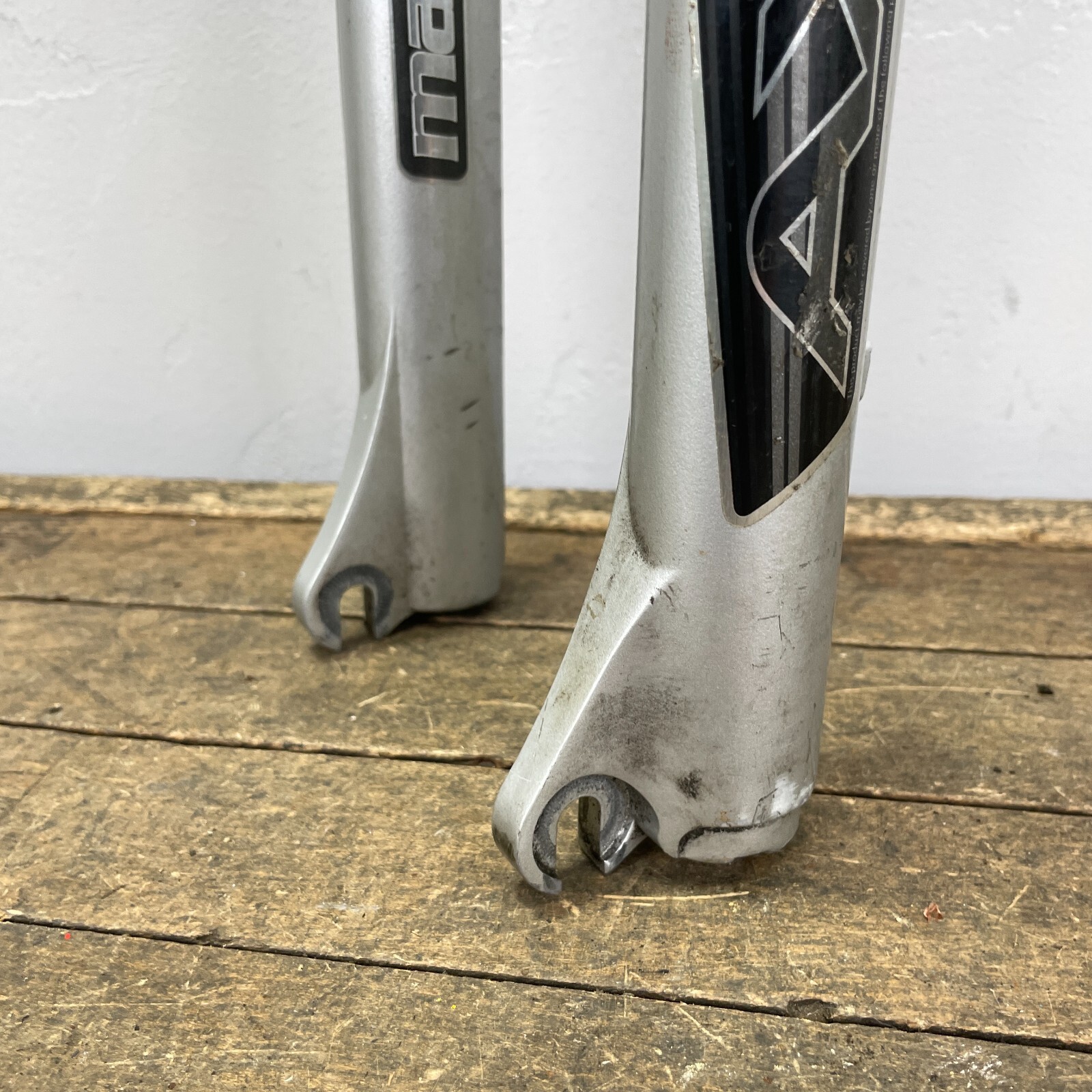 Manitou Axel Fork Elite Disc 80 100 1 1/8 Threadless 7.75 Steerer 26″ Lockout