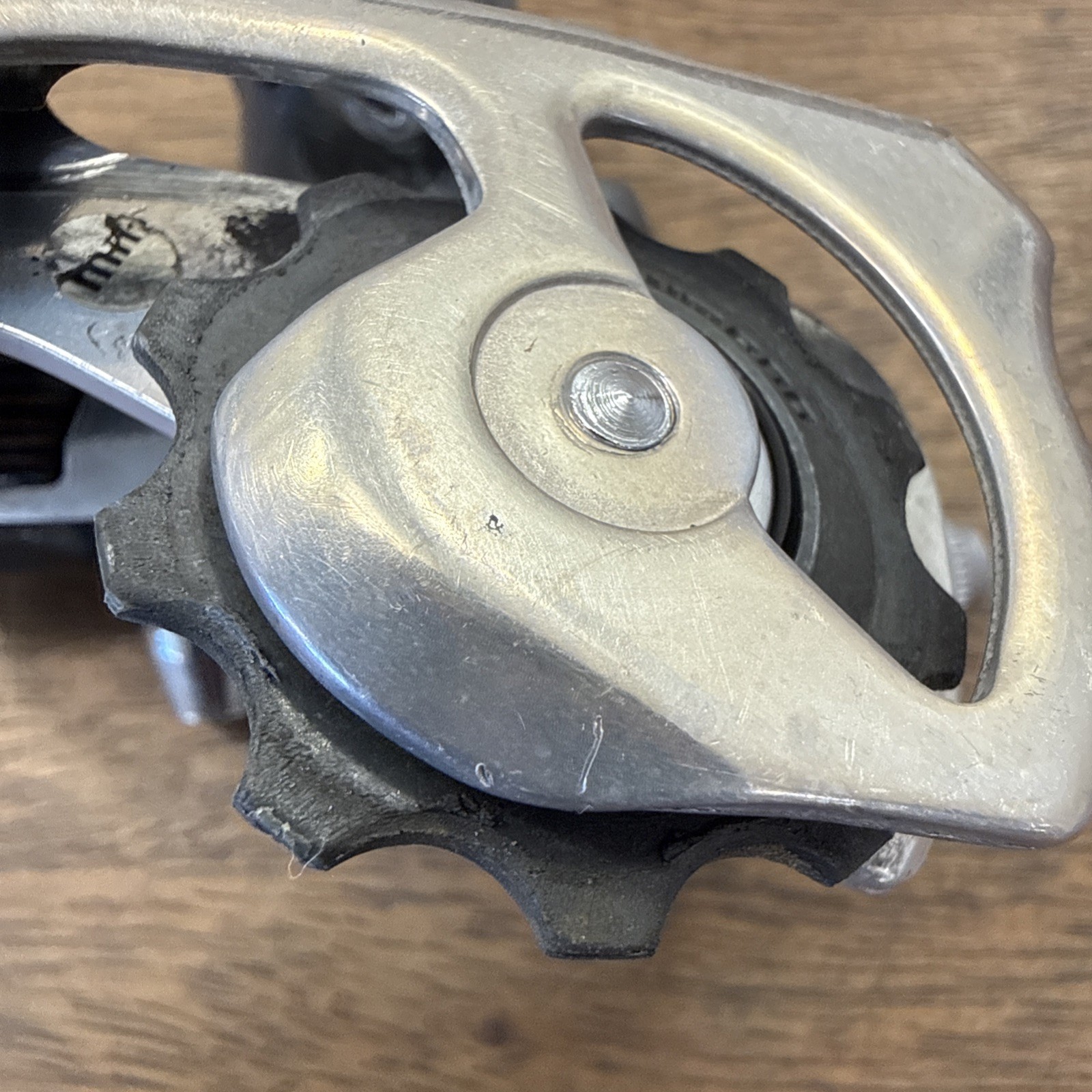 Shimano Ultegra 600 Tri Color RD-6401 8 Speed Short Cage Rear Derailleur