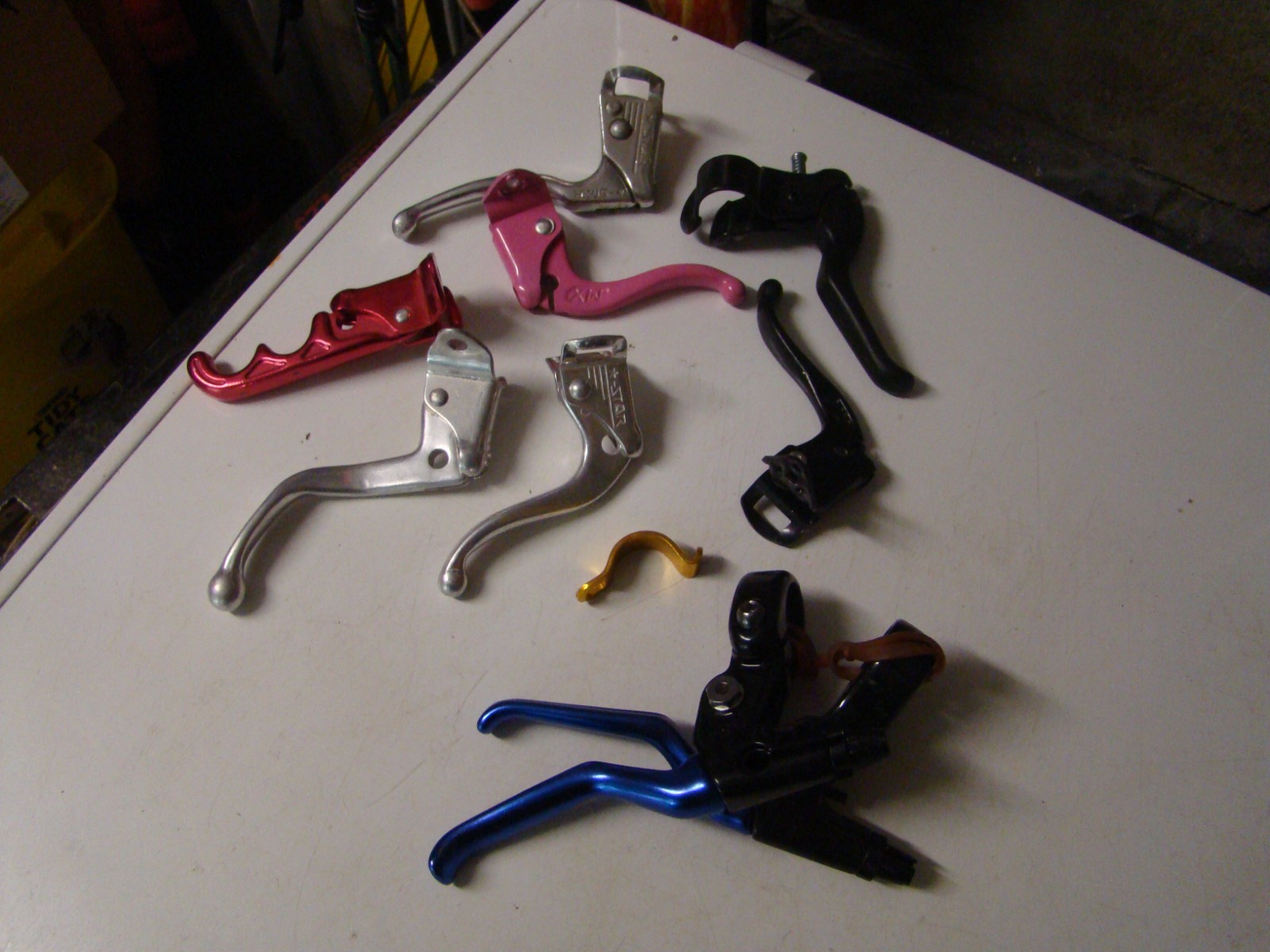 ASSORTED CHANG STAR BRAKE LEVERS ( MOST NEED CLAMPS )