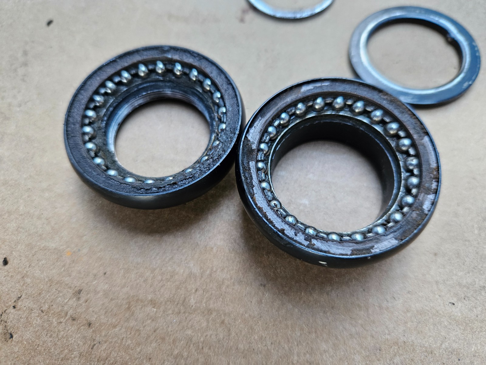 Vintage 90s Specialized 1-1/8″ Threaded Headset Black made in Japan