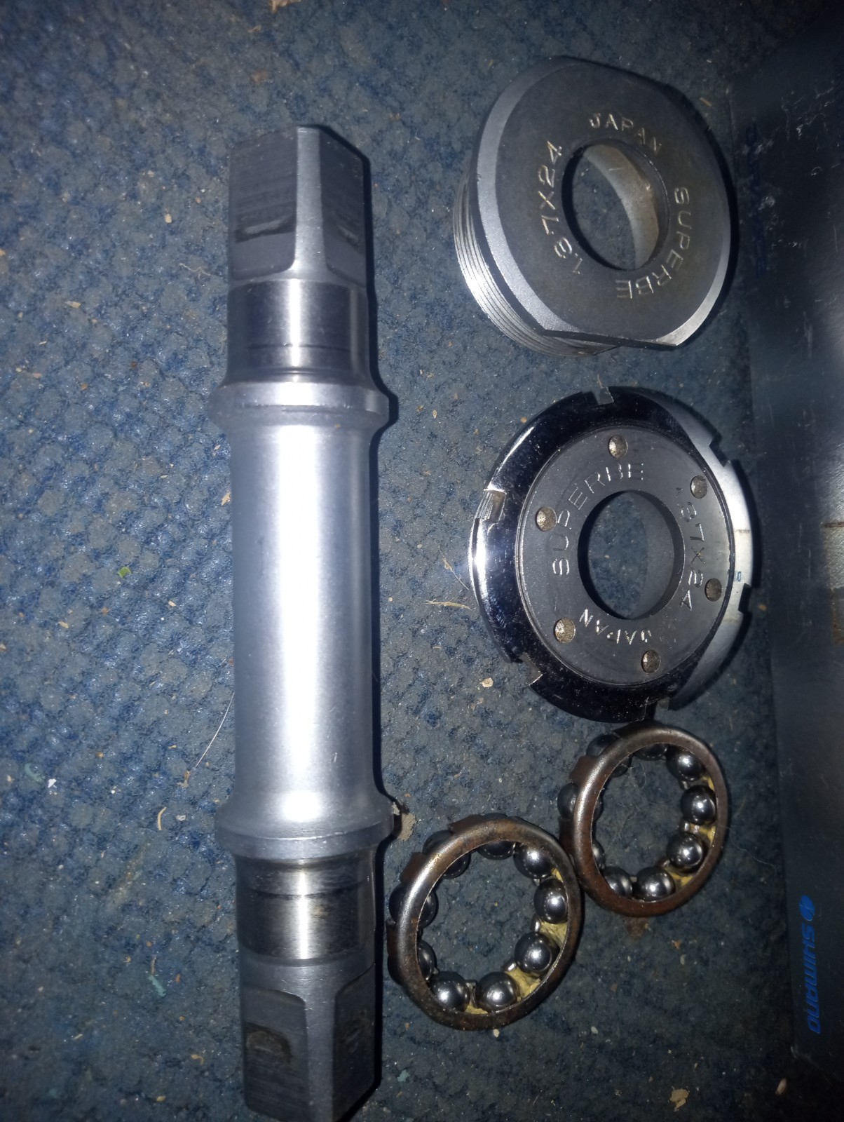 Vintage SunTour Superbe 68-W Bottom Bracket – 113mm Spindle – Japan JIS