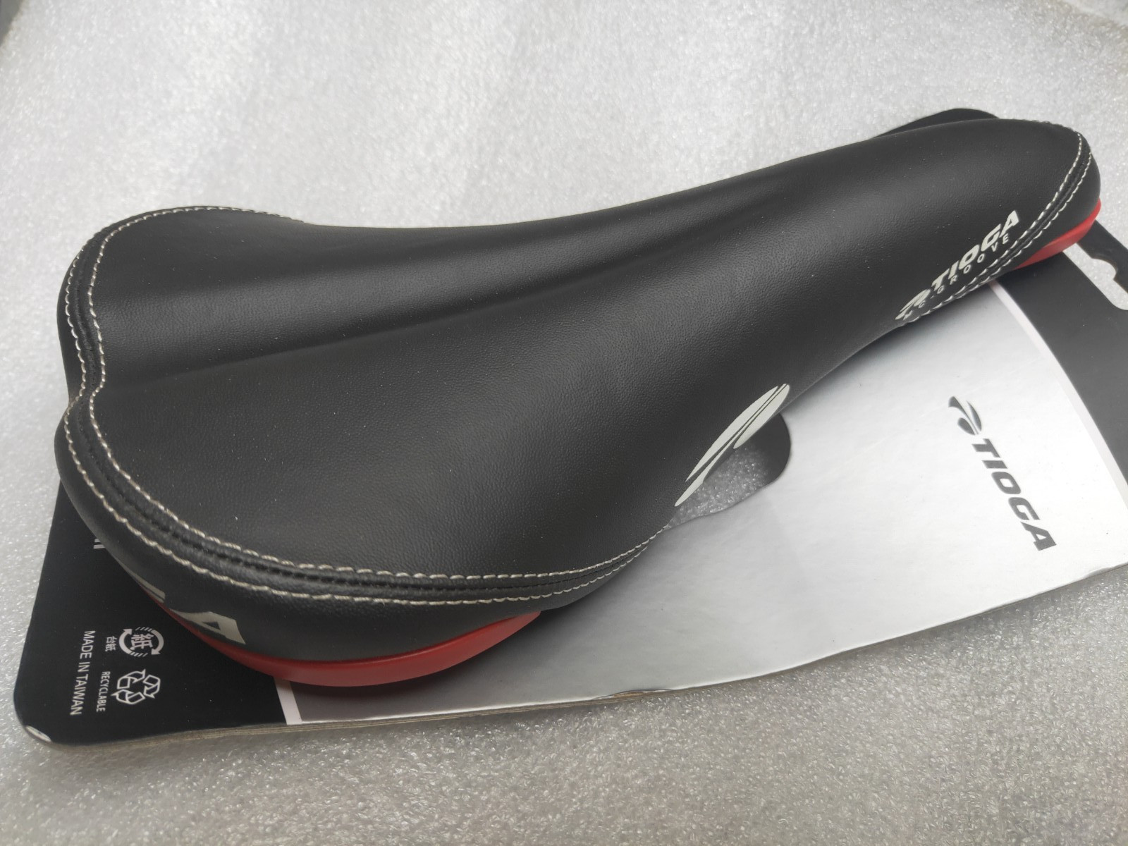 NEW TIOGA MC GROOVE SEAT SADDLE MTB OFFROAD FREERIDE 266MM 136MM BLACK RED