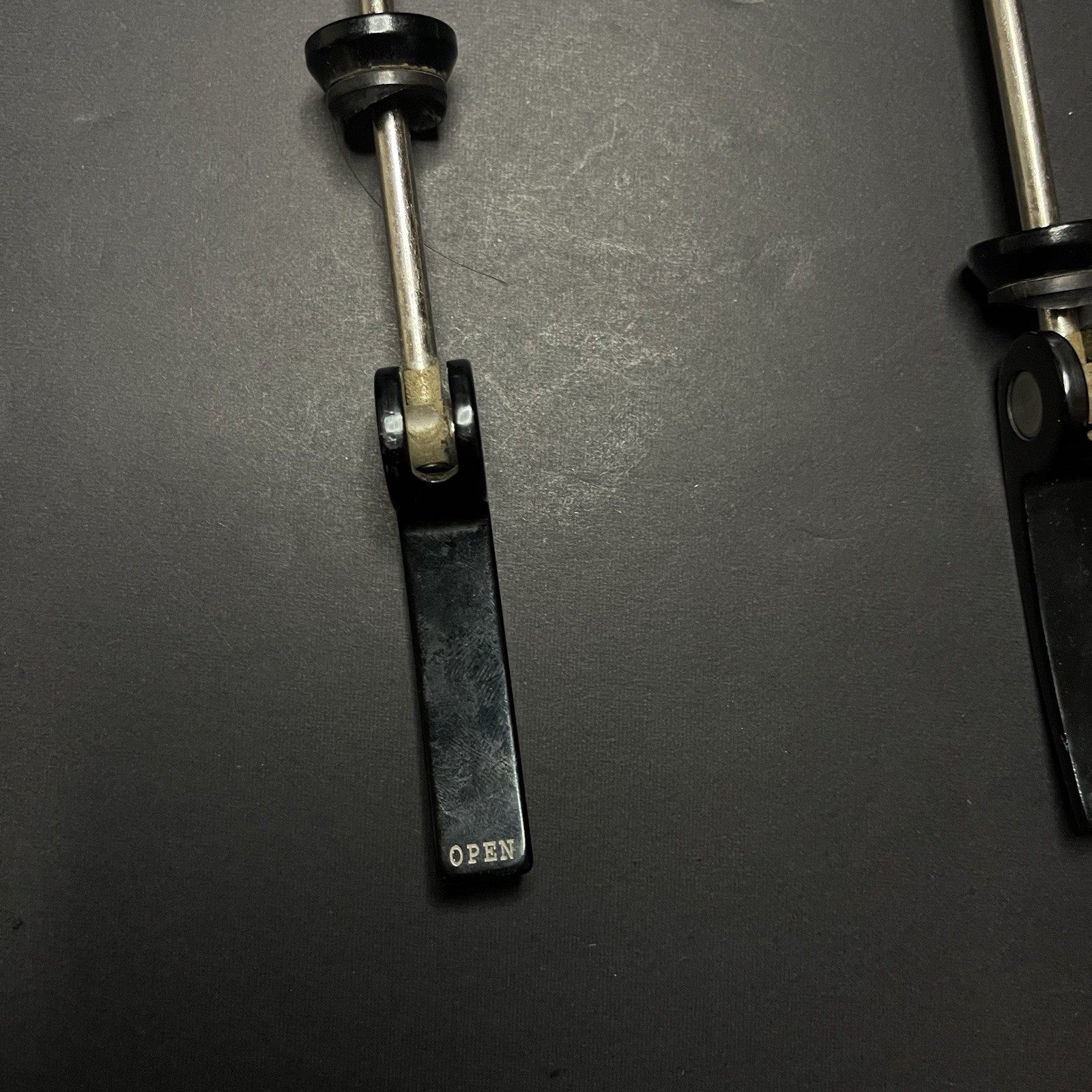 Kore Front 100mm / 135mm Quick Release Skewer Set