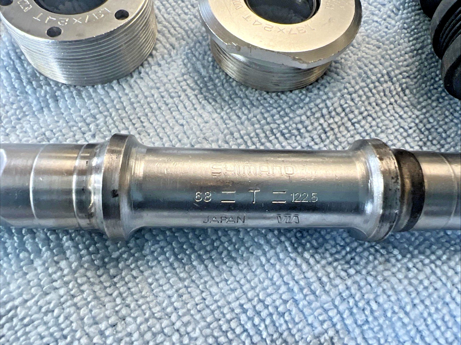 Shimano Deore XT BB-M730 Bottom Bracket – 68 x 122.5MM BSA English