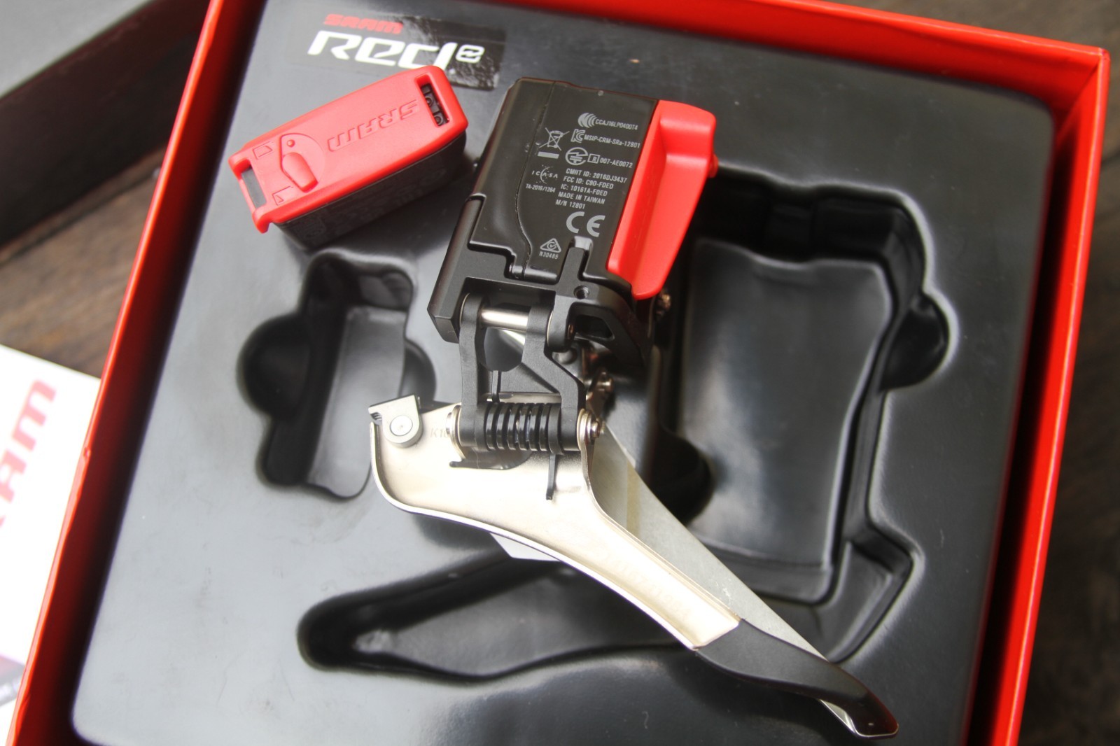 SRAM Red eTap BrazeOn 11Speed Electronic Bike Front Derailleur Battery NOS NEW