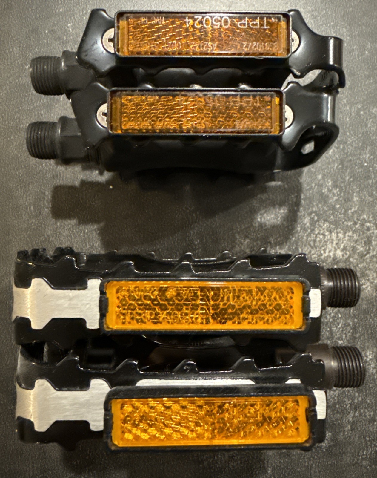 2 Pairs Wellgo Bicycle Bear-trap Pedals w/Reflectors New Takeoffs