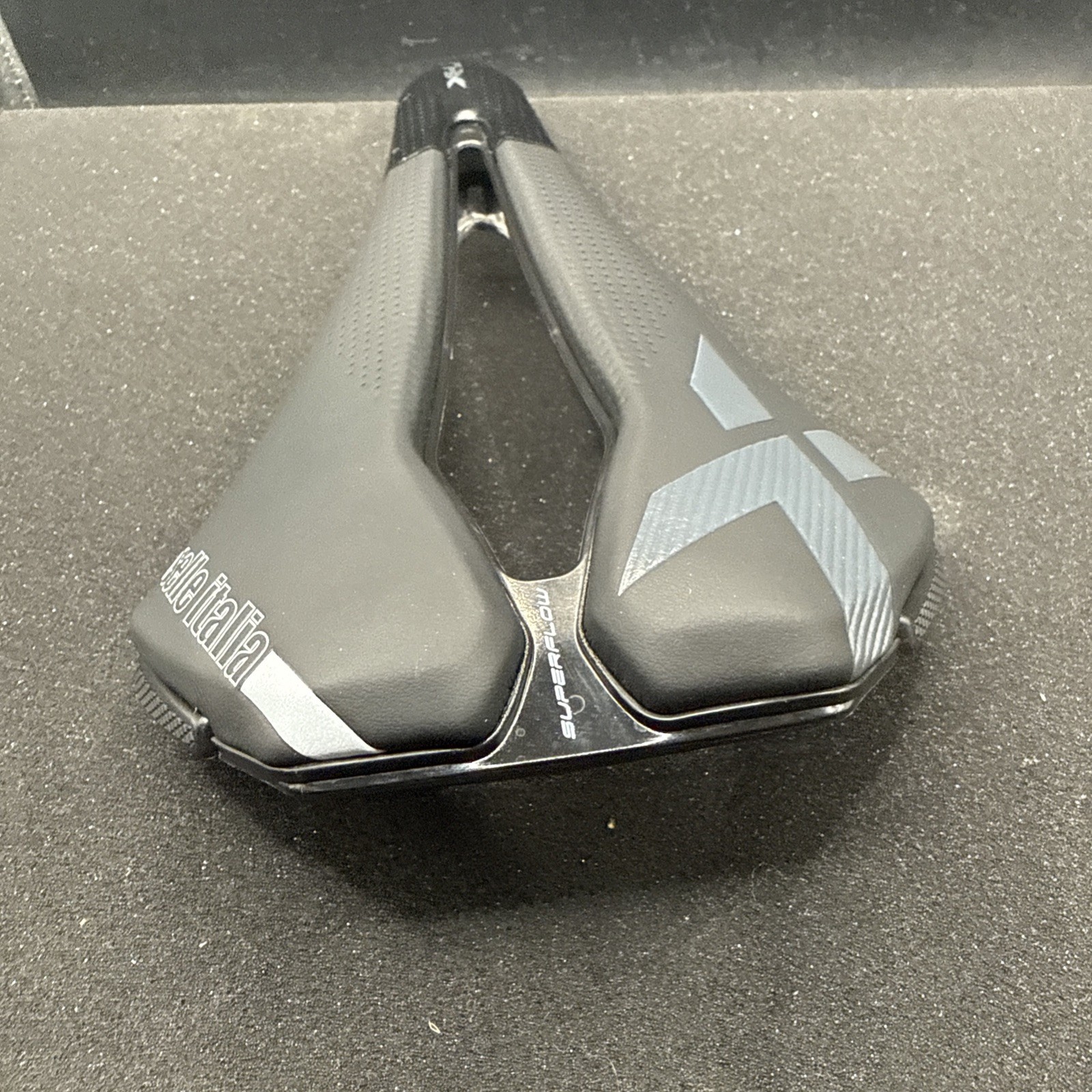 Selle Italia Superflow X-lr Carbon Railed Cycling Saddle Seat (9450-27)
