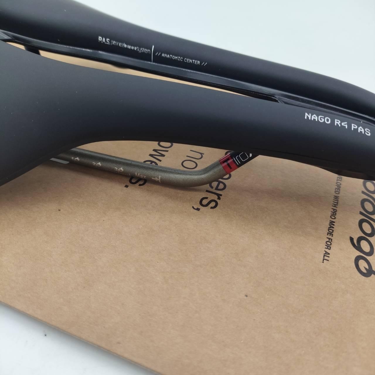 Prologo Nago R4 PAS Road Saddle – Carbon Base, Ti-Alloy Tirox Rails