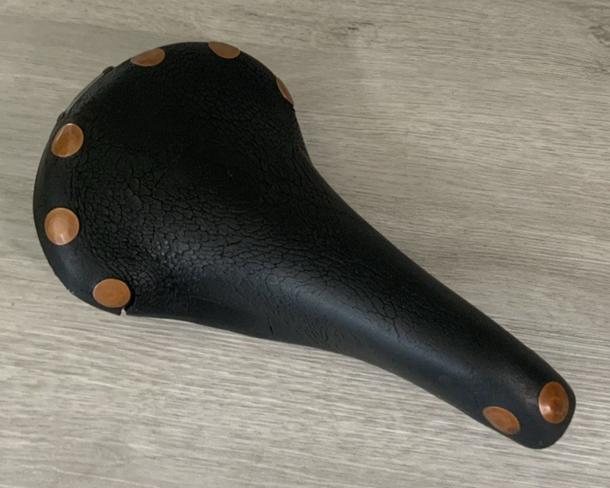 BROOKS PROFESSIONAL SADDLE 572 GRAM BLACK SUEDE LEATHER 153 MM X 275 MM