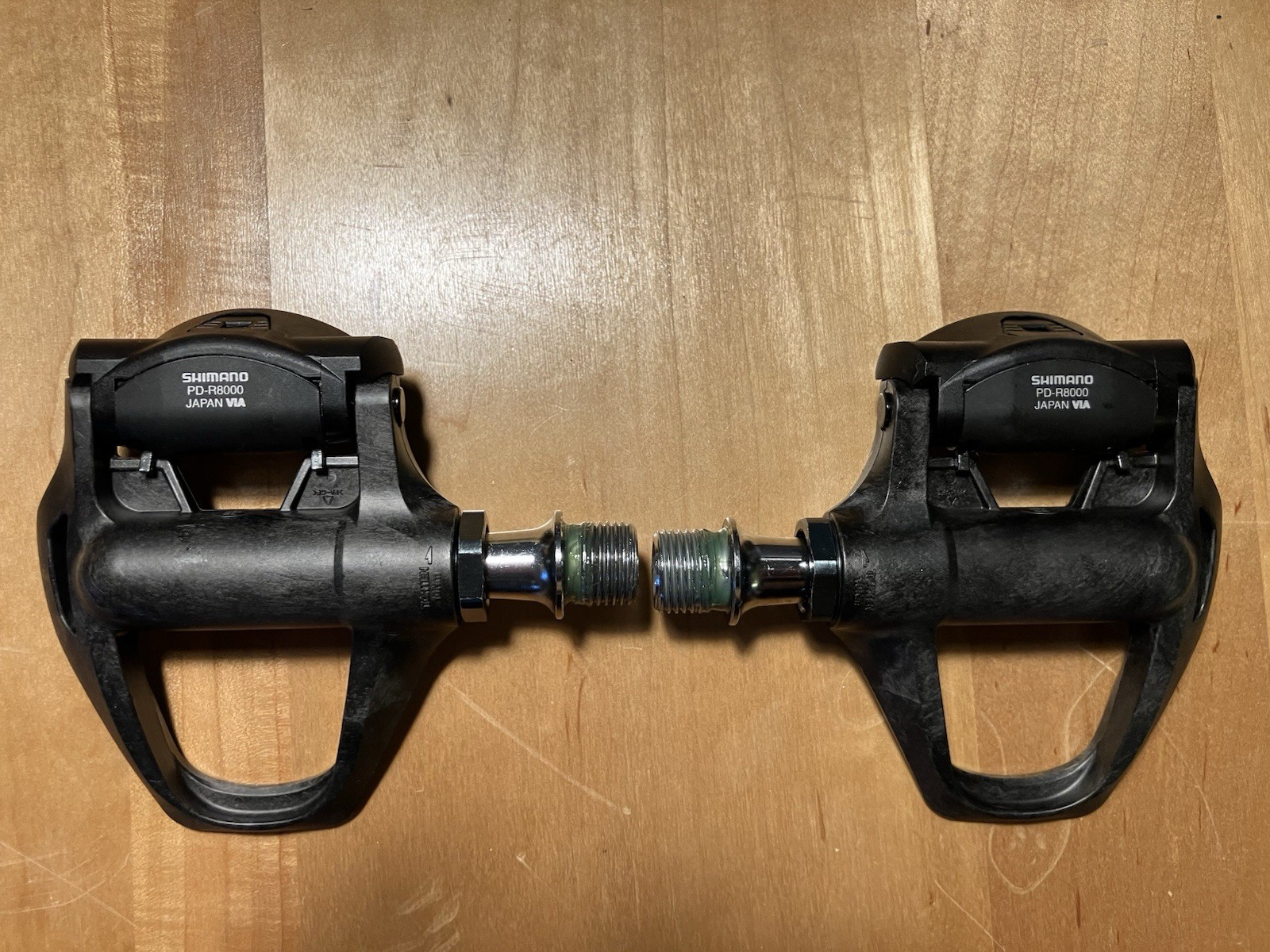 Shimano Ultegra PD-R8000 Carbon SPD-SL Road Bike Pedals with SM-SH11 Cleats