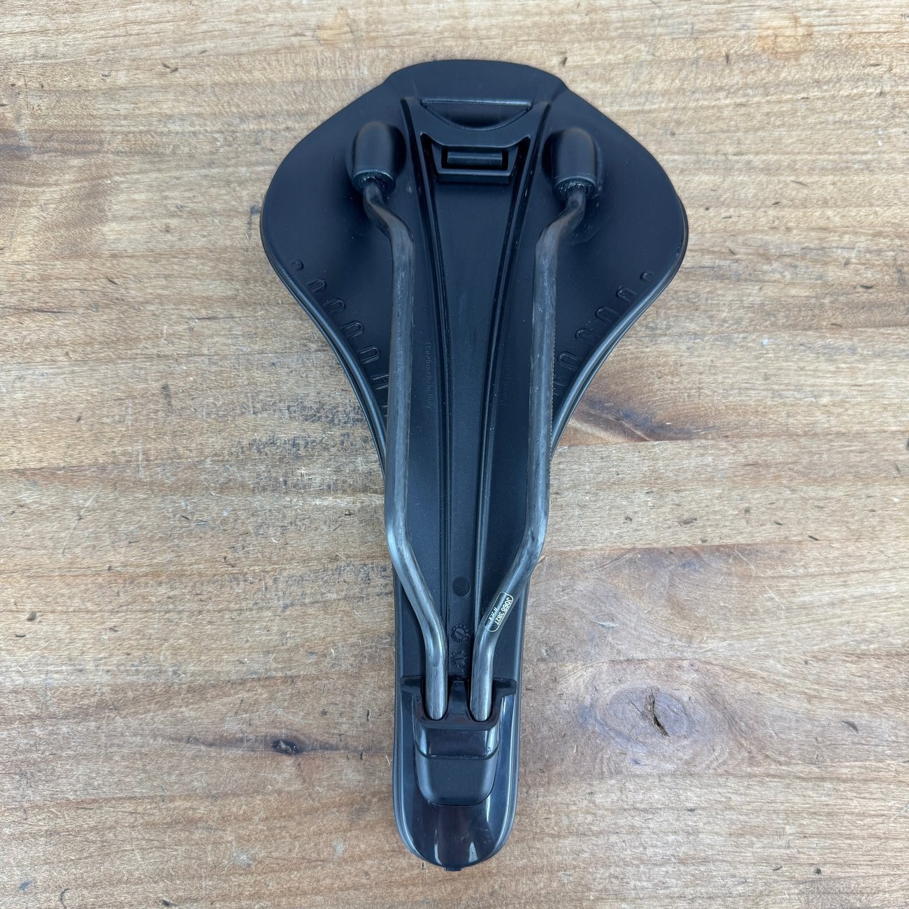 Low Mile! Fizik Antares R1 7x10mm Oval Carbon Rails 139mm Bike Saddle 172g