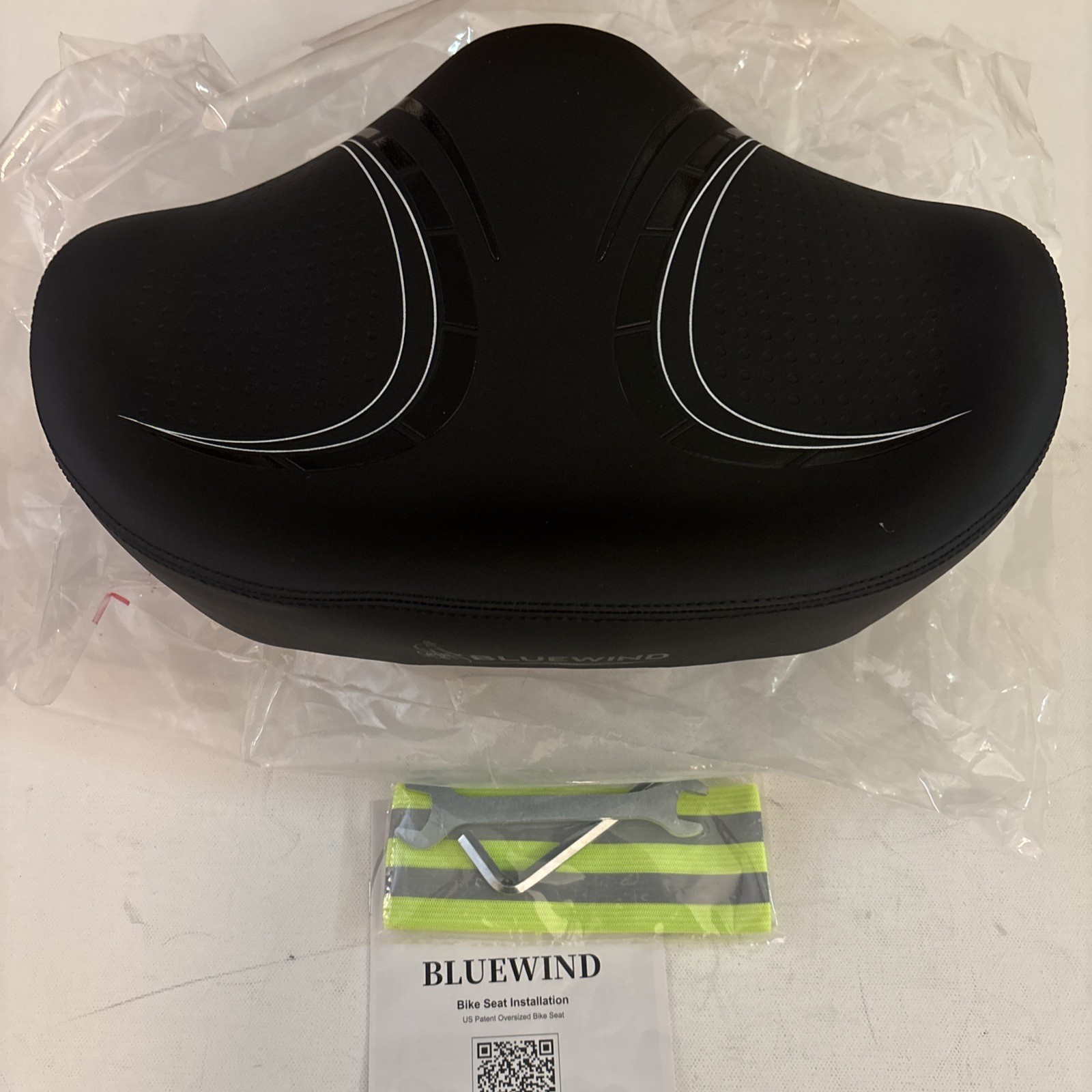 BLUEWIND Noseless PU Leather Shock Absorbing Oversized Memory Foam Bike Seat