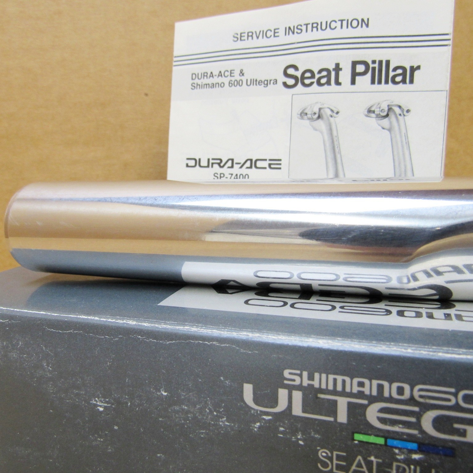 New-Old-Stock Shimano «600 Ultegra» Aero Seatpost (Size 26.0 mm x 200 mm)