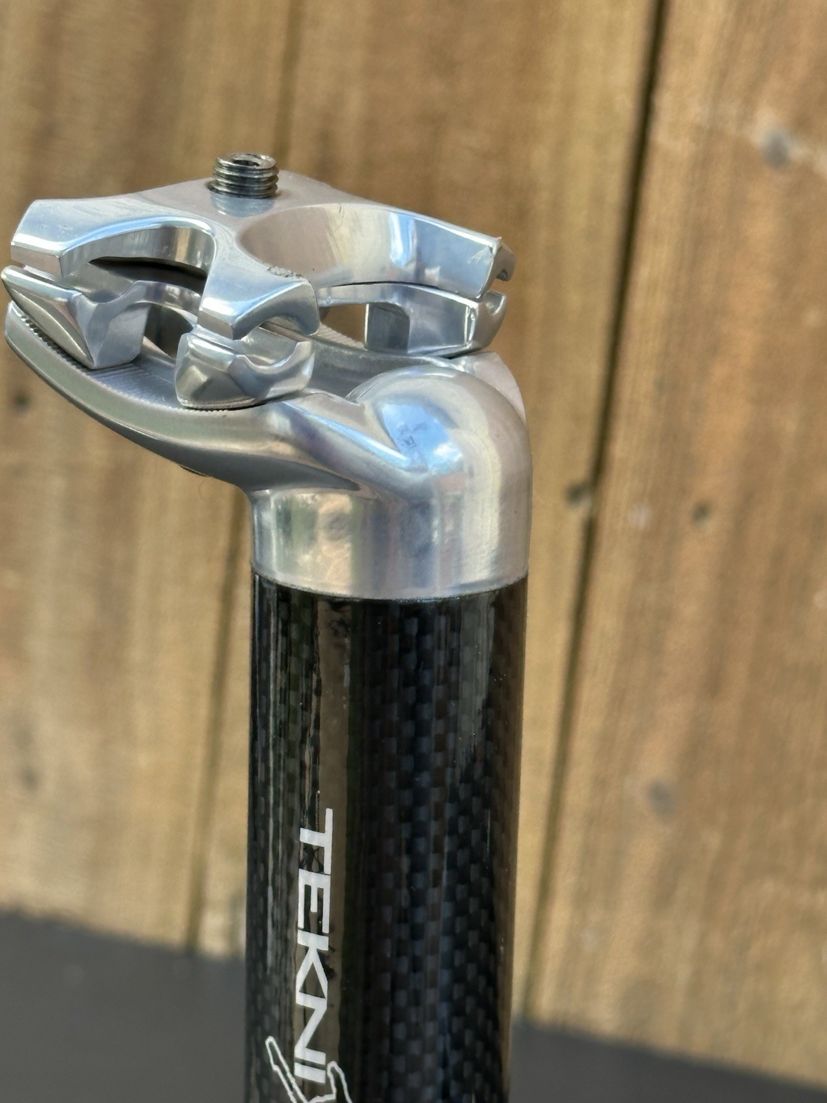 NEW 32.4mm x 300mm Carbon Seatpost, Glossy Black Polished. NOS 2000s Team Texnix