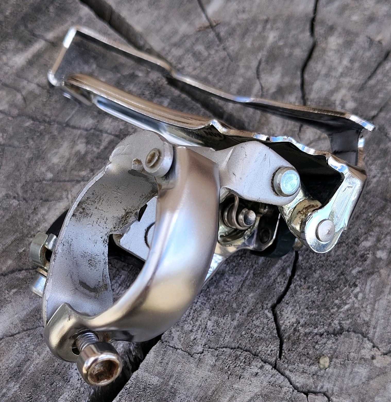 Shimano FD-M330 Front Derailleur 31.8 Low Mount Top Pull Japan Silver Vintage