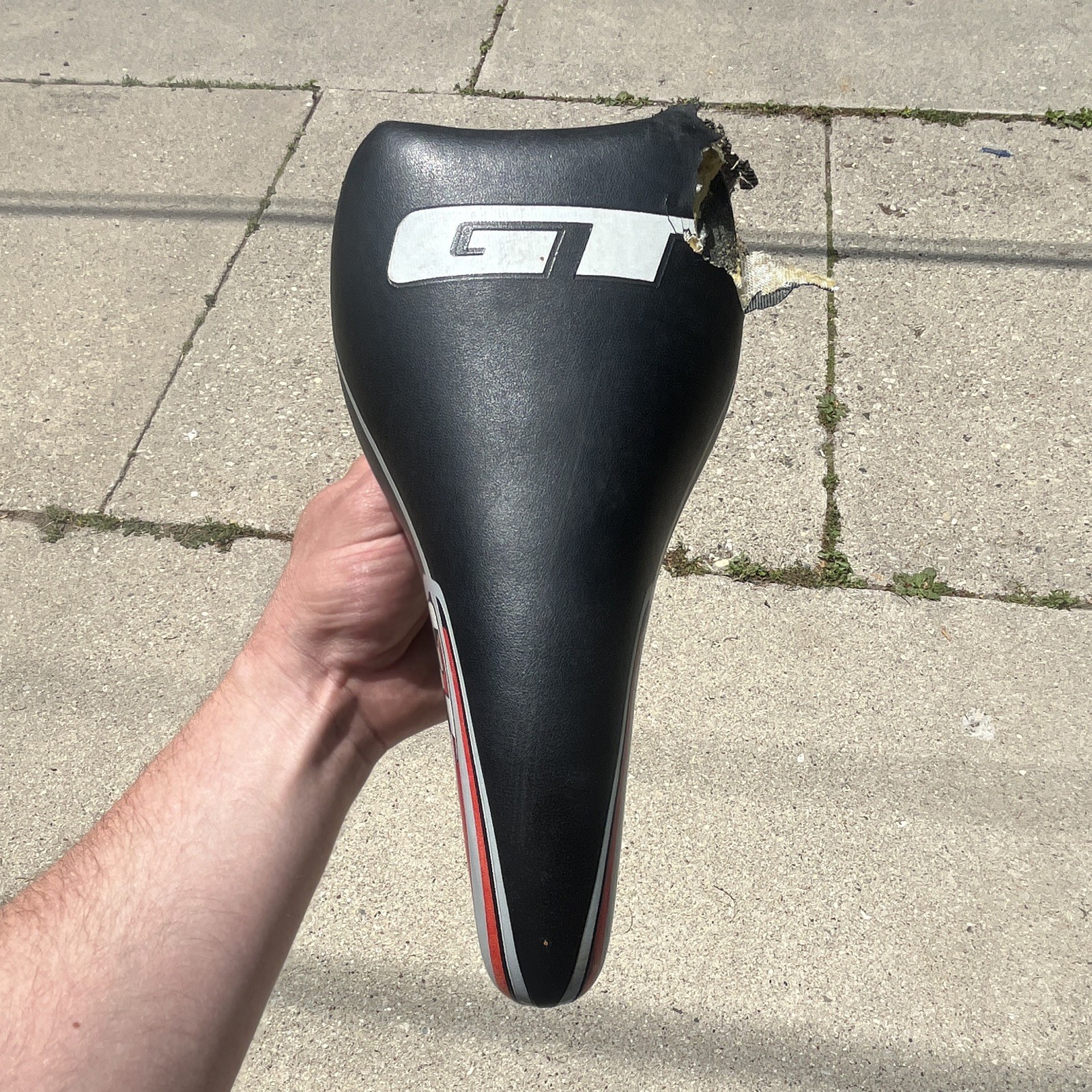 GT Bicycle Saddle/Seat Synthetic Black Red White Universal Fit MPN G 14R