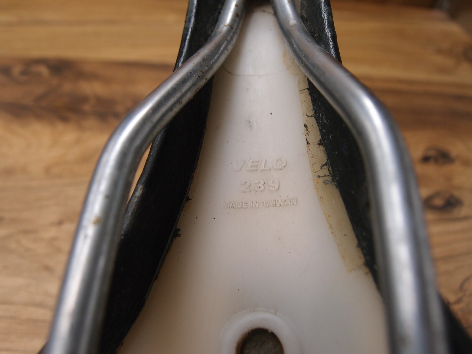 MTB seat VELO 239 Chromoly saddle from Trek bike