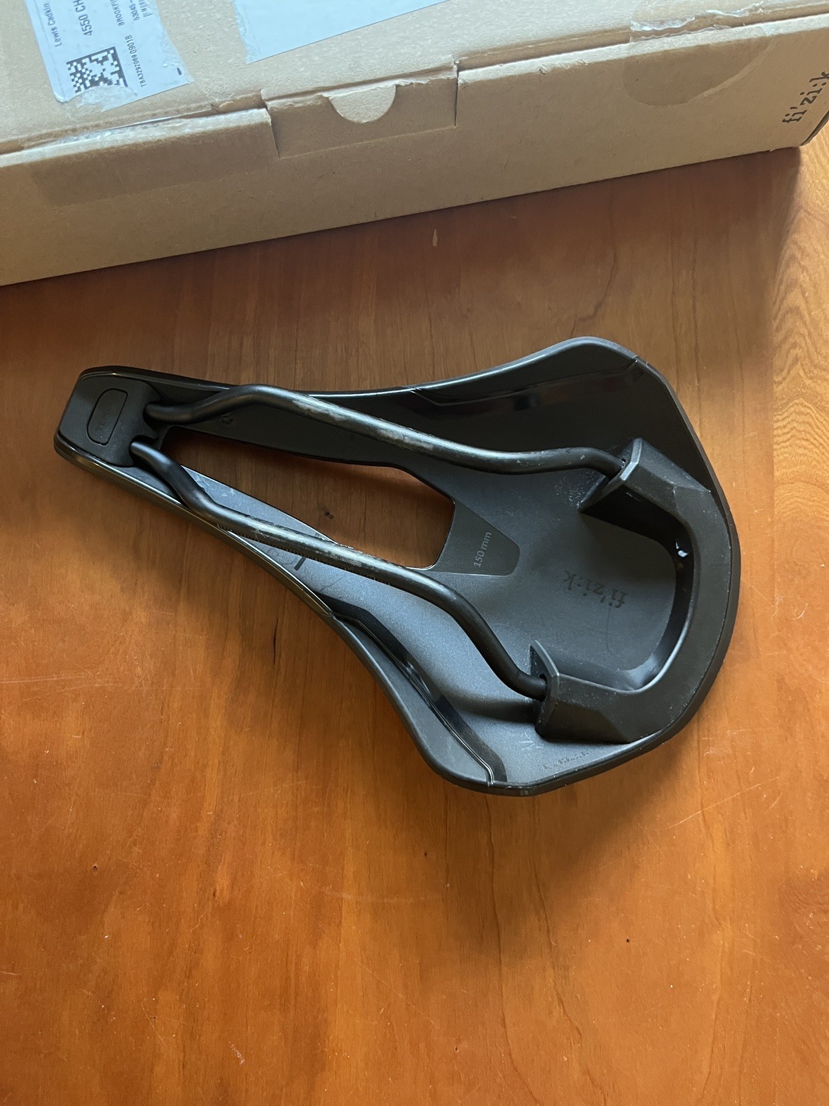 FIZIK Saddle Argo R3 Tempo 150mm Saddle