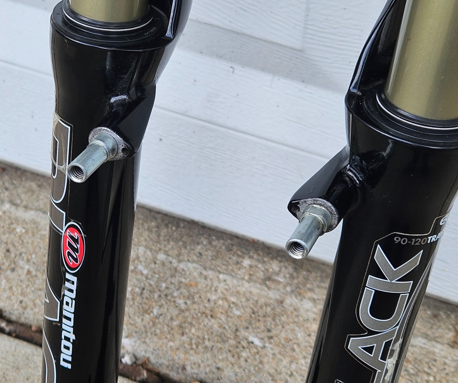 Vintage Manitou Black Elite 26″ Fork, 1-1/8″ Threadless 90-120 Adj Travel, VGC!