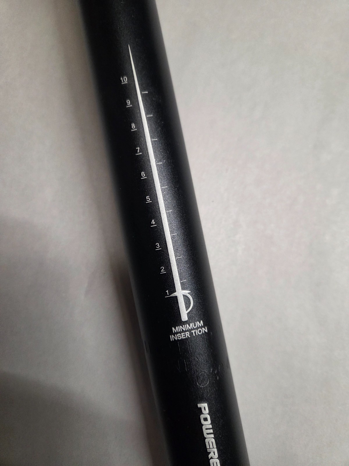 FMF Sport BLACK ALUMINUM 30.4mm DIA SEAT POST W/MOUNTING BRACKET