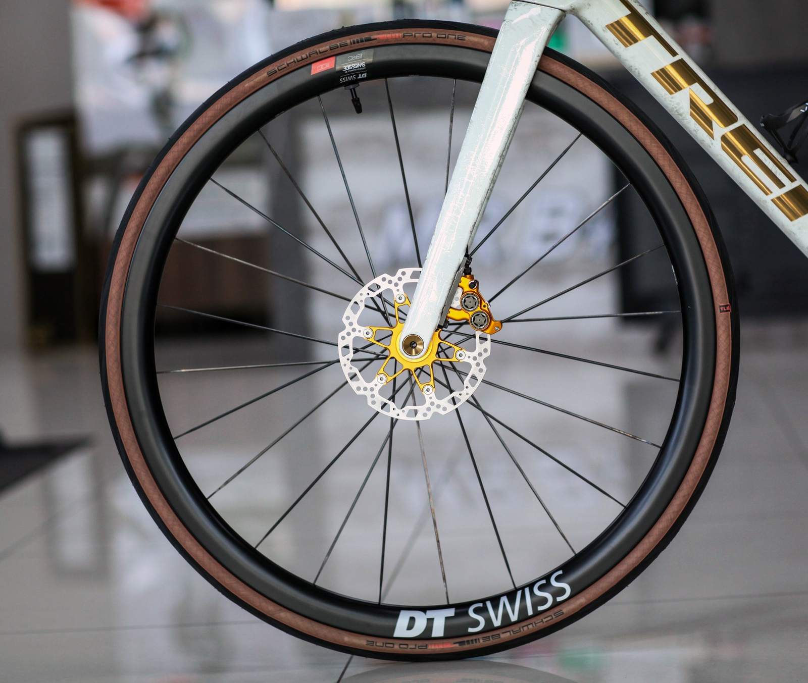 Juin Tech RT01 Gold Centerlock Floating Disc Brake Rotors 160 140mm Road Gravel