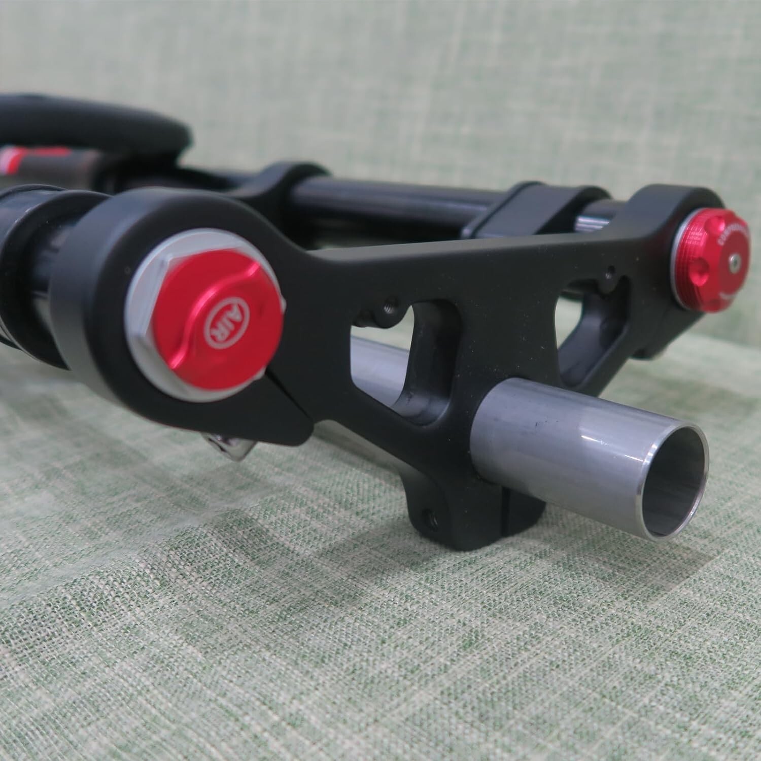 CDH 20*4.0″ Fat Bike Snow Fork Fat Bicycle Fork Bike Air Suspension Fork -E-Bike