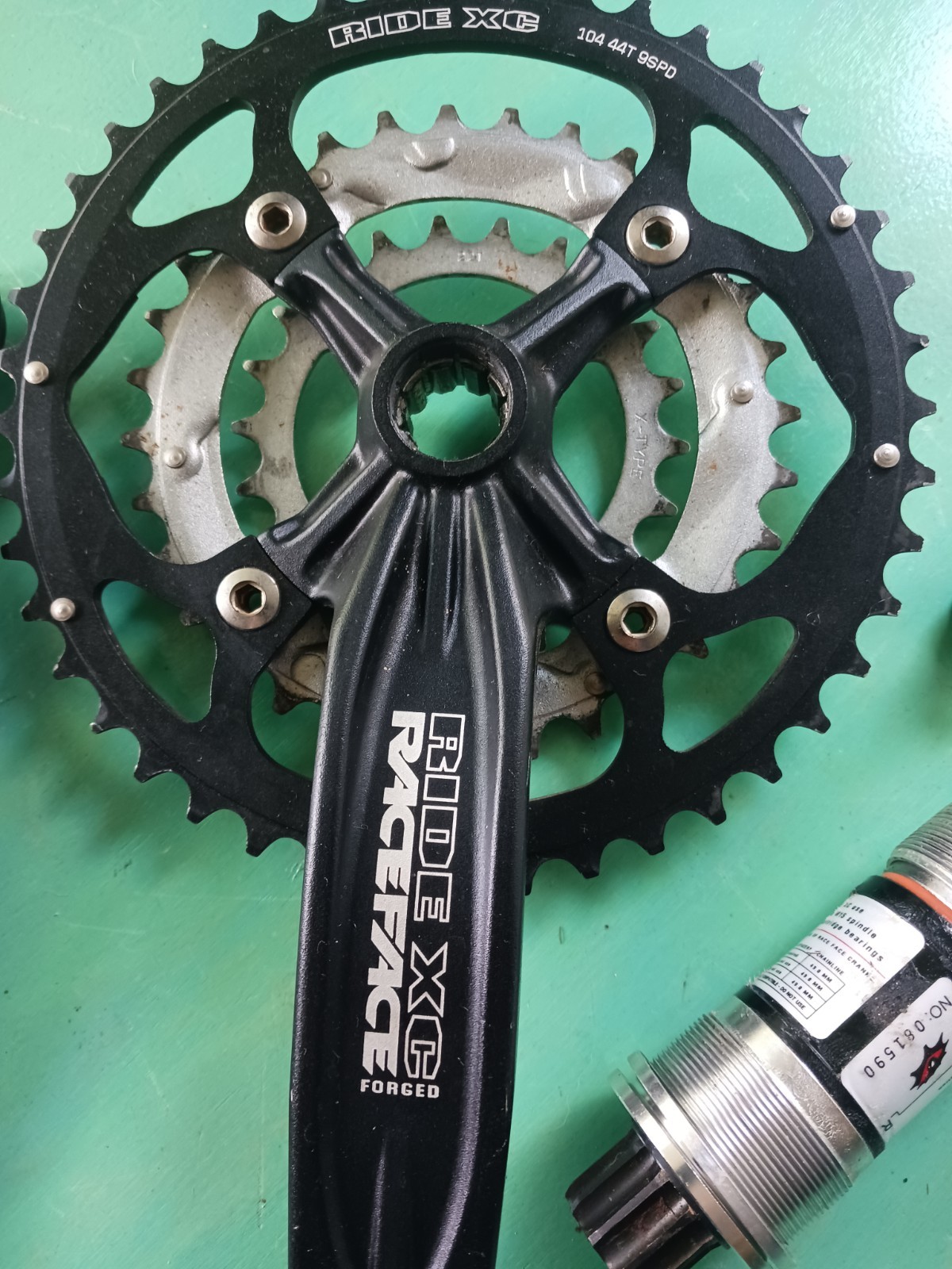 Race Face Ride XC MTB Crankset Triple 175m Bottom Bracket Eng 113mm ISISm