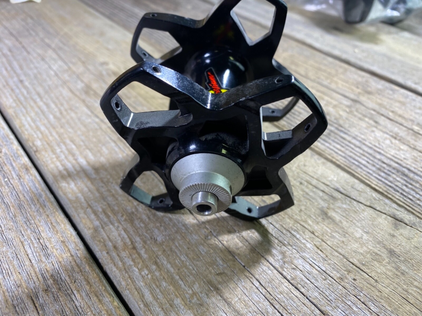MAGNESIUM Front Hub 16H 16 Holes STRAIGHT PULL 100mm SPACING