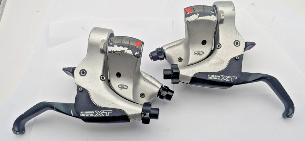 SHIMANO DEORE XT TRIGGER SHIFTERS ST-M750 3 x 9 SPEED MOUNTAIN FLATBAR