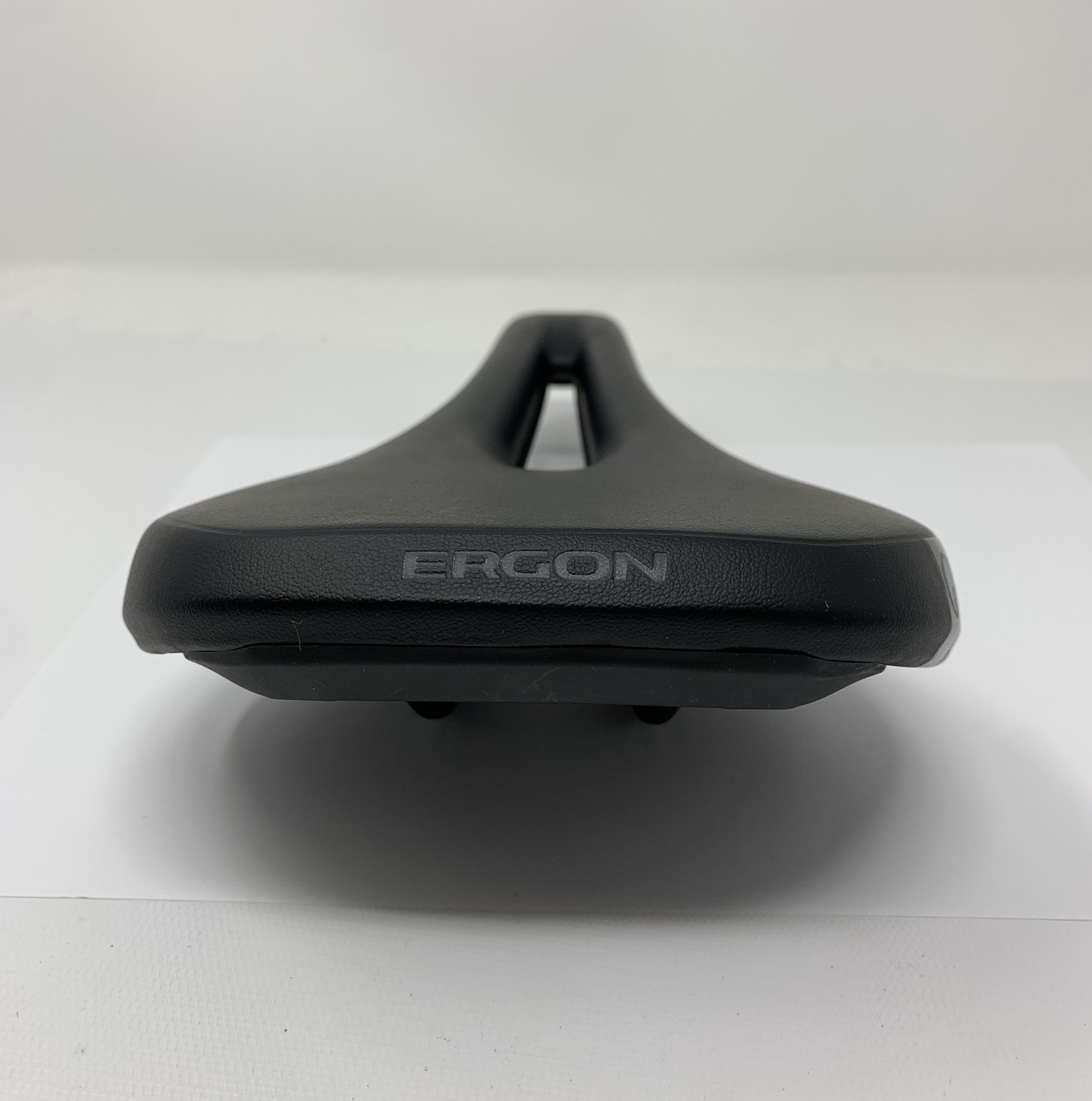 ERGON SMC Women’s Small / Medium Cromo Saddle – New Take Off