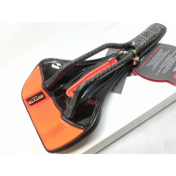 Saddle Astute Saddle STARLITE Carbon Rail Black/Red
