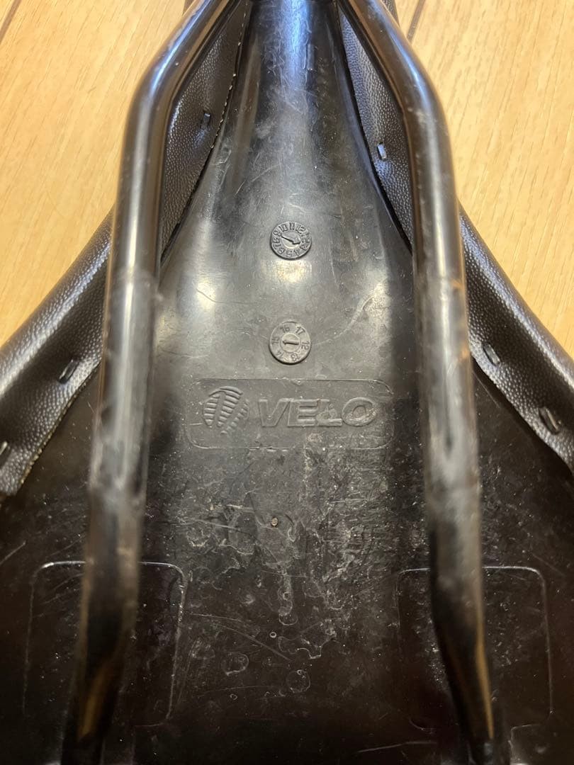 MASI Road Bike Saddle Black Red Ergonomic Used Plastic Metal