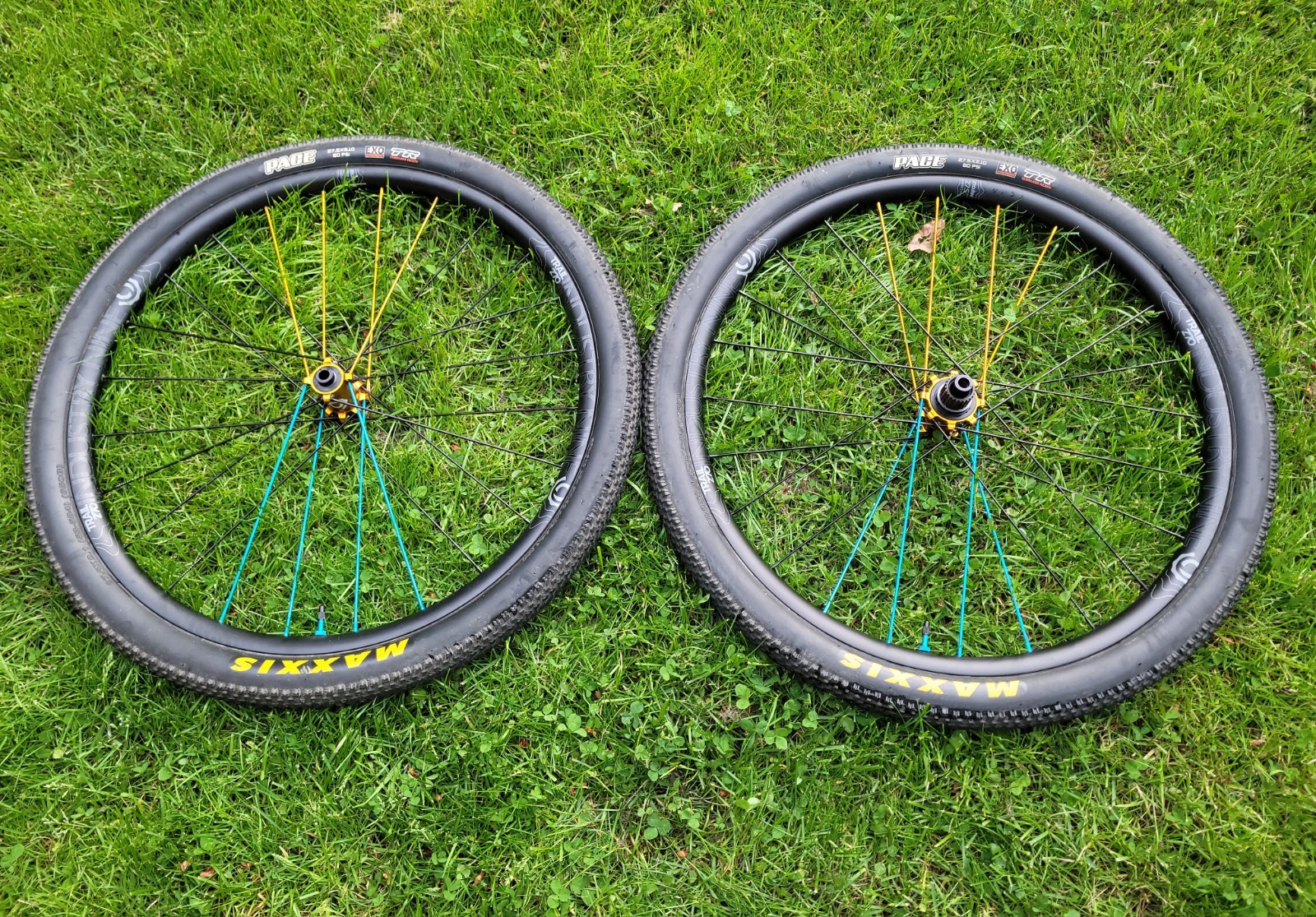 INDUSTRY NINE TRAIL 270 HYDRA WHEELSET 27.5 MAXXIS PACE 2.1 12×100/12×142 MM