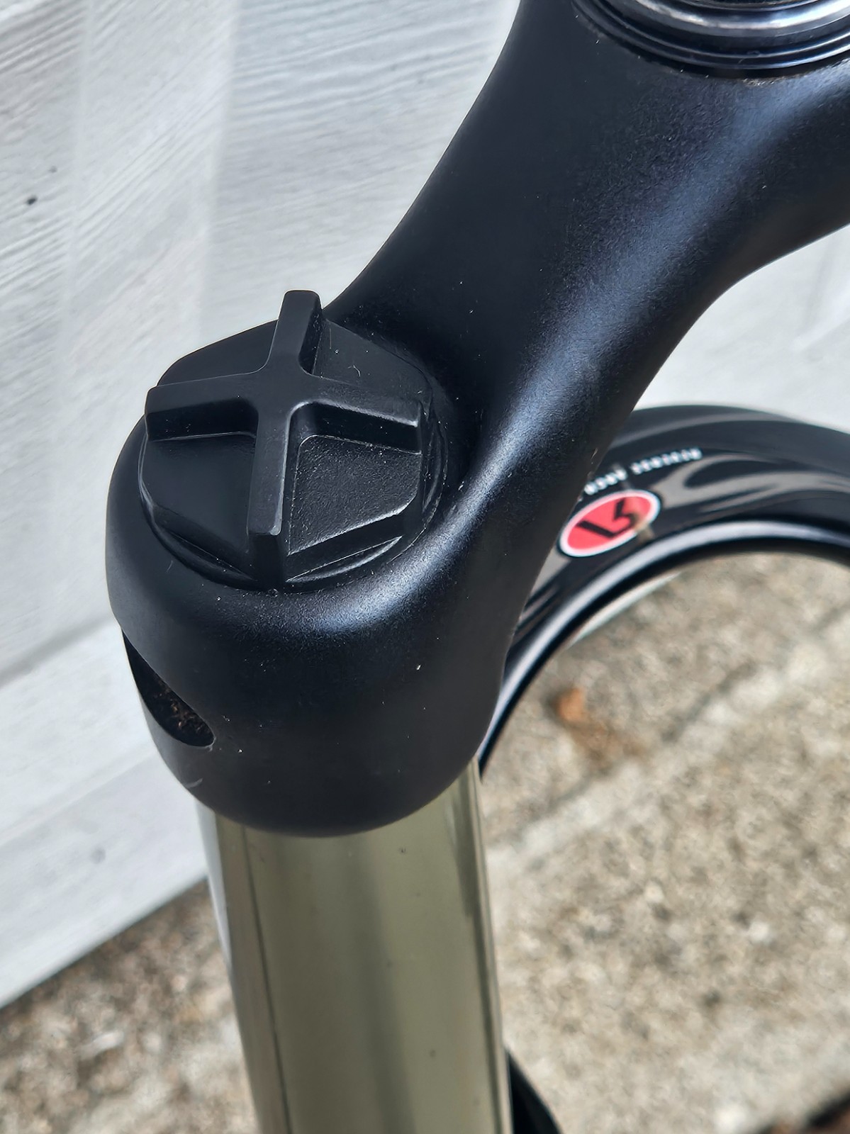 Vintage Manitou Black Elite 26″ Fork, 1-1/8″ Threadless 90-120 Adj Travel, VGC!